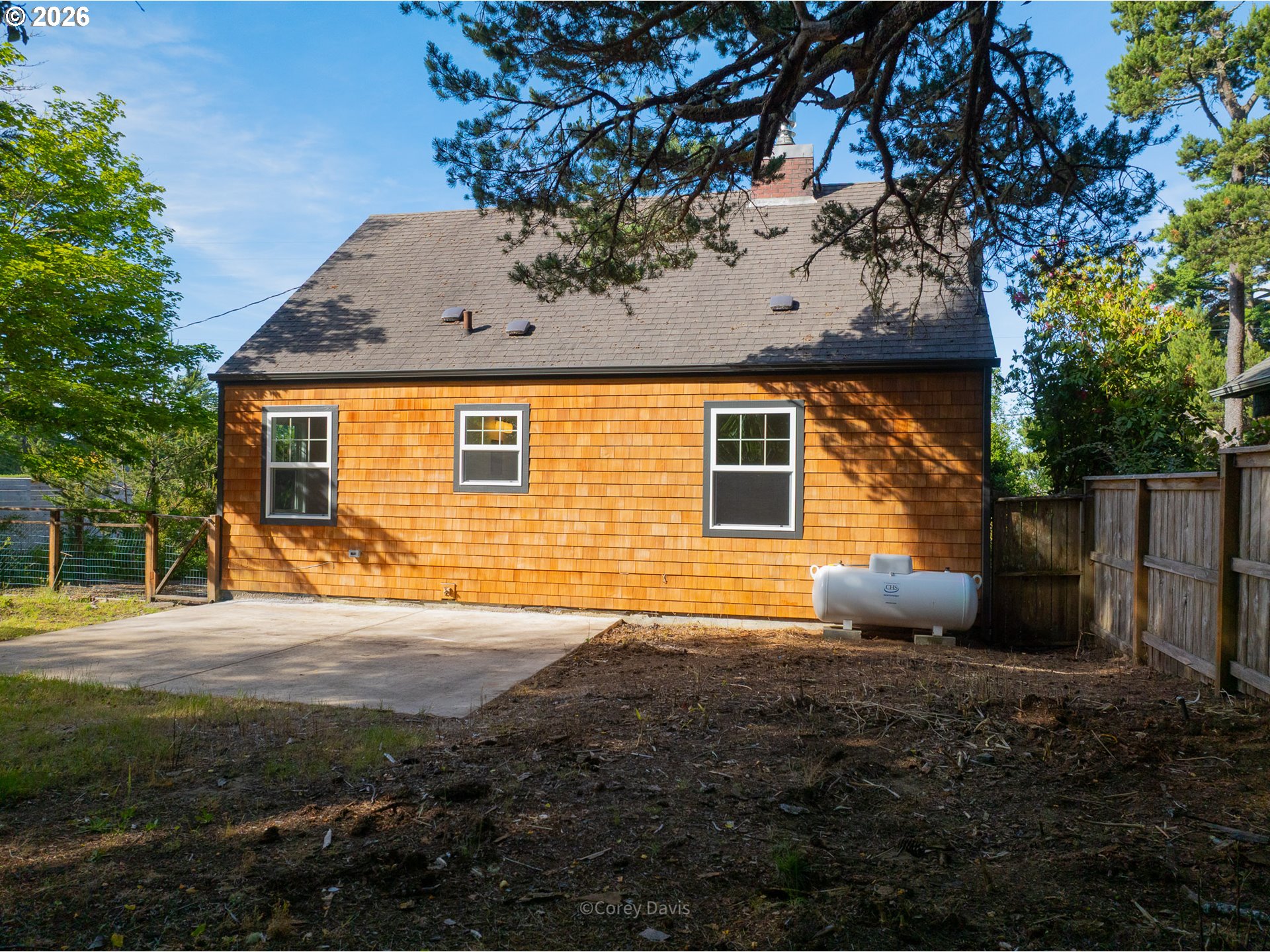 489 PINE AVE