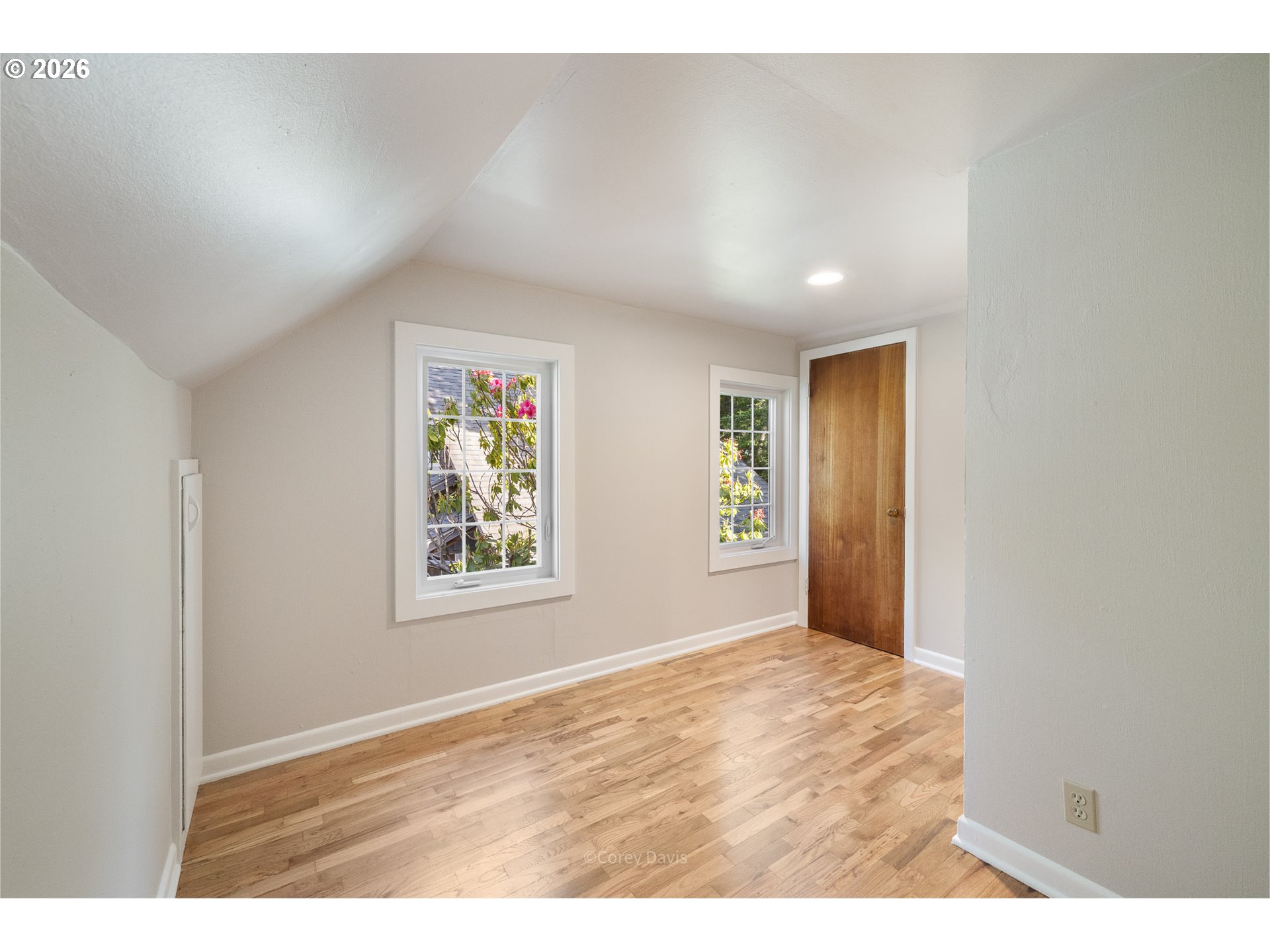 489 PINE AVE