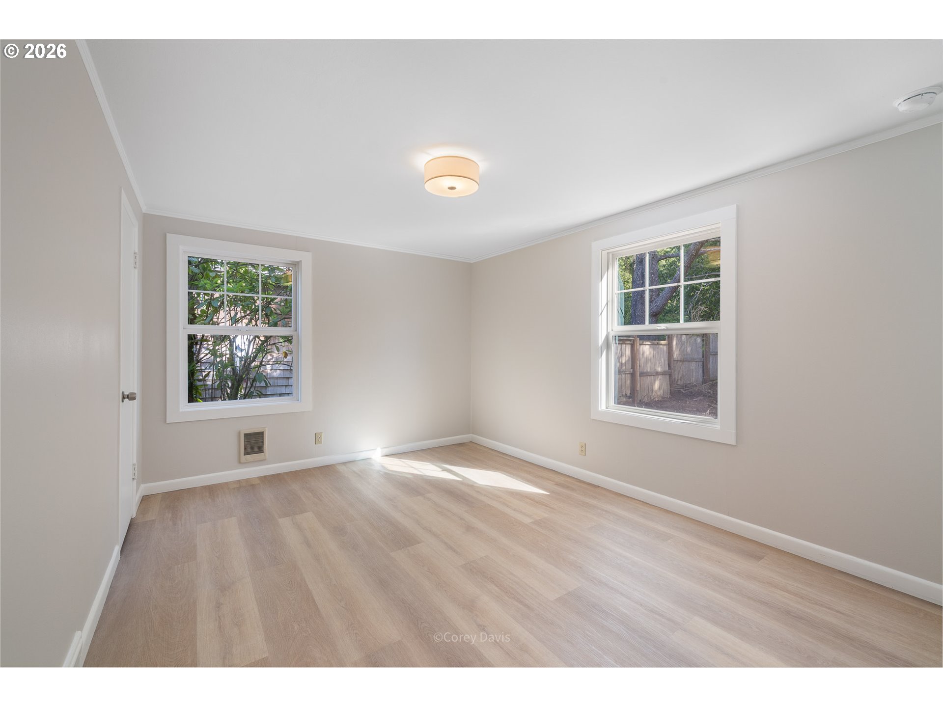 489 PINE AVE