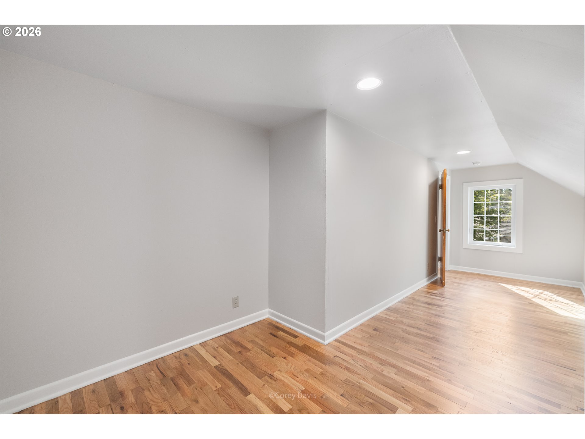 489 PINE AVE