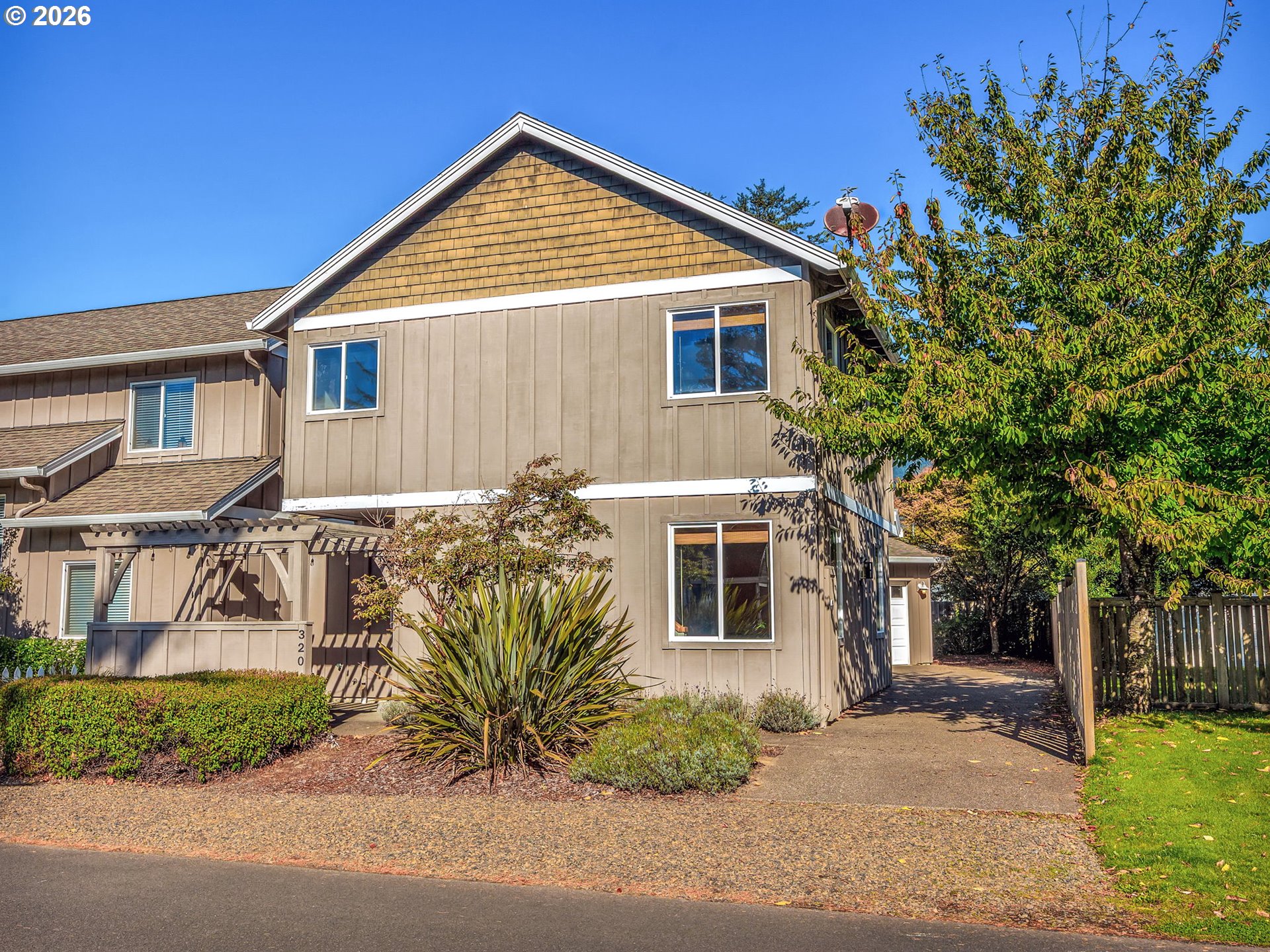 320 TREASURE COVE LN