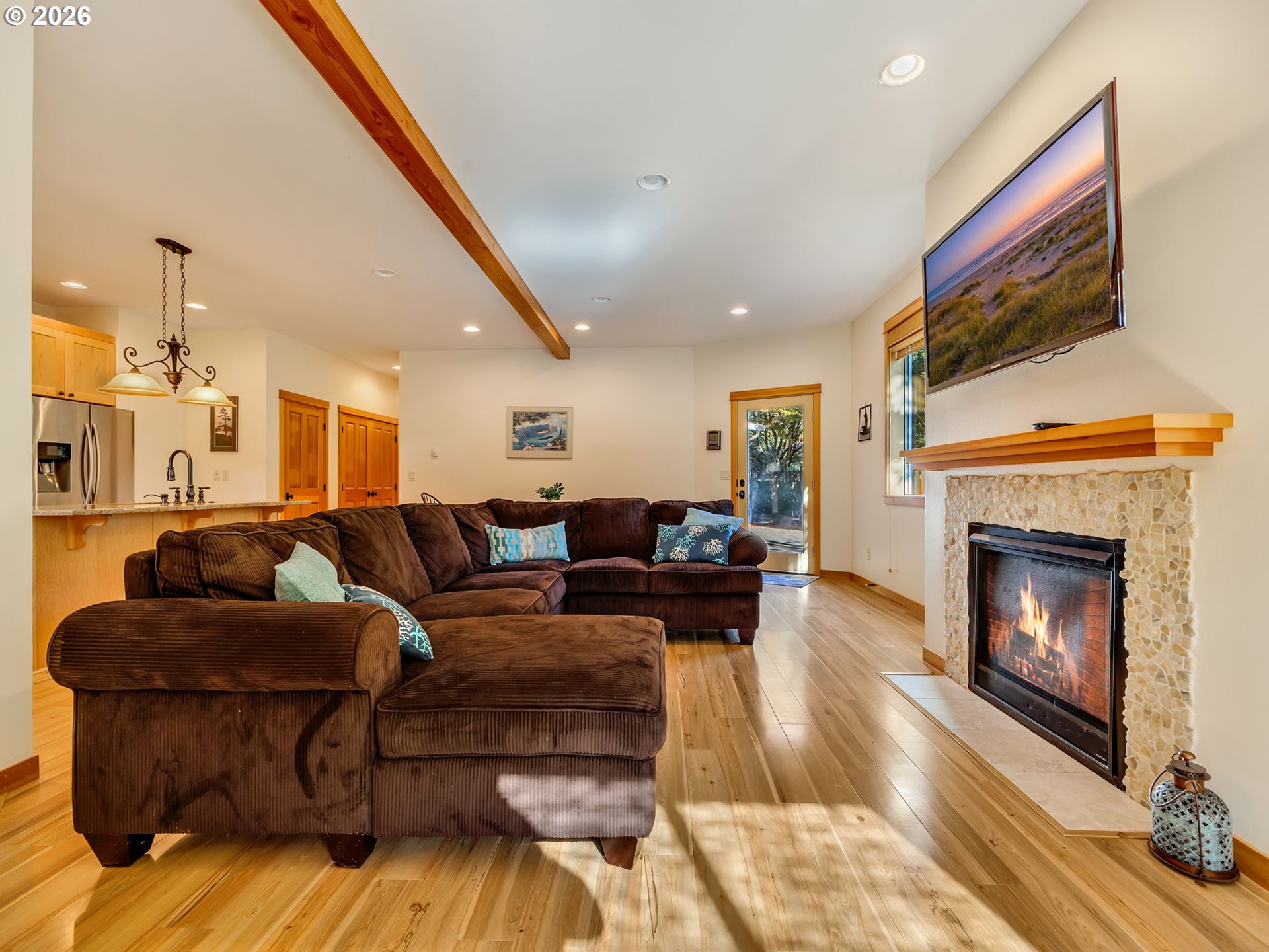 320 TREASURE COVE LN