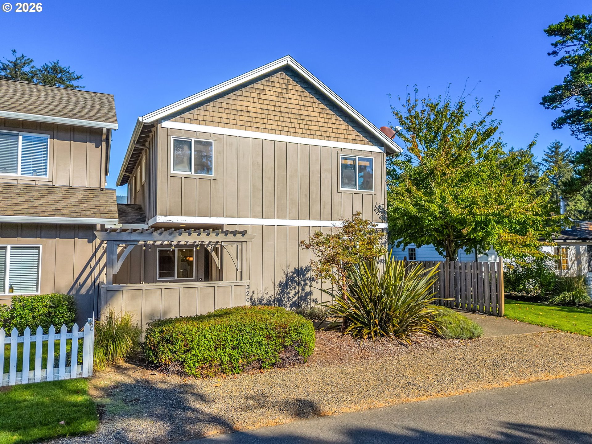 320 TREASURE COVE LN