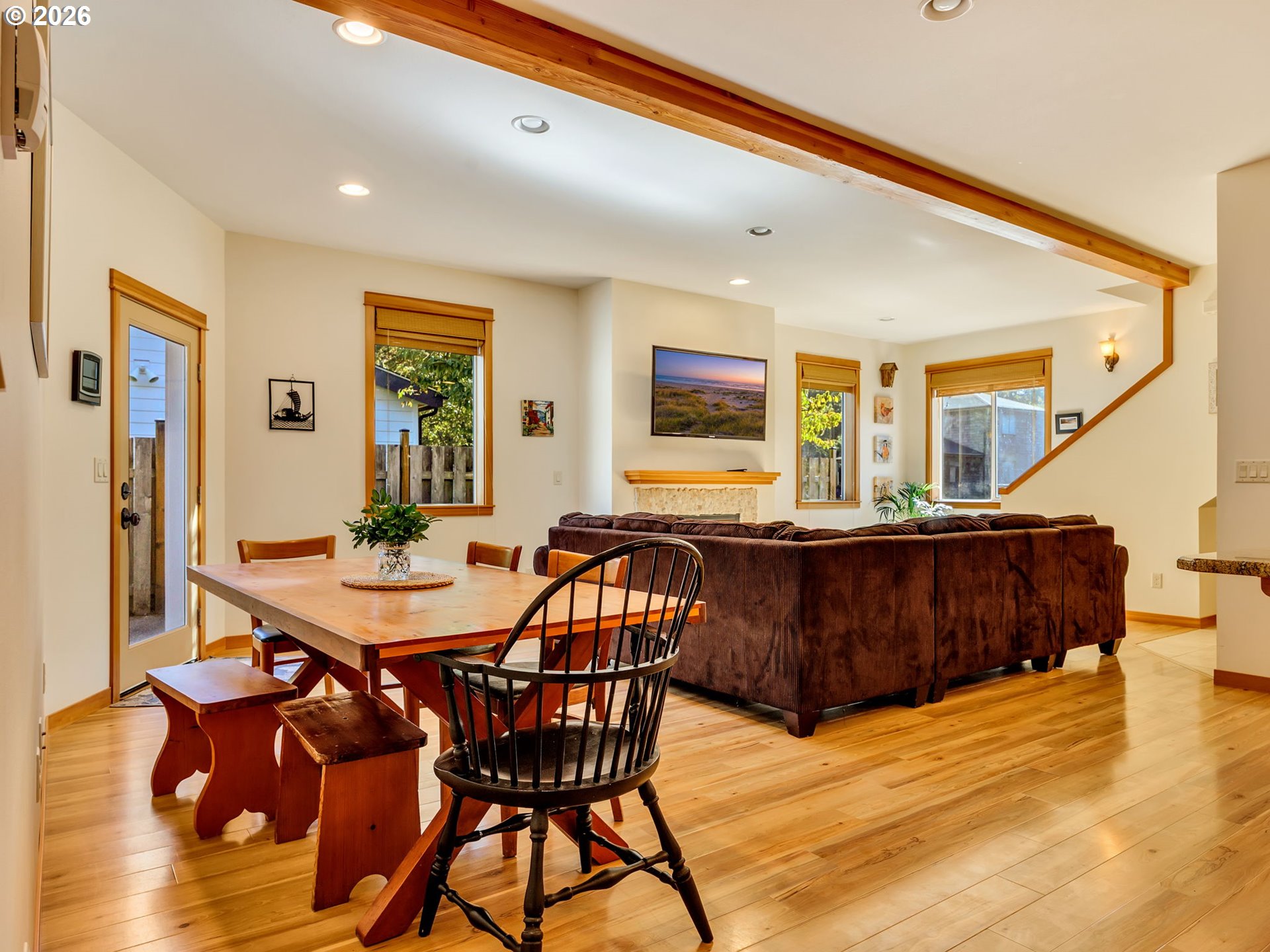 320 TREASURE COVE LN