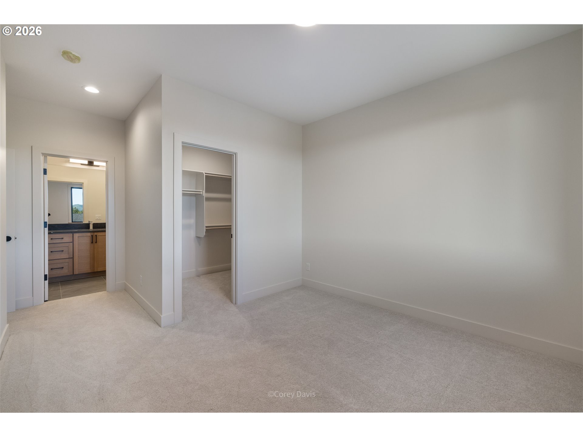 463 MEADOWS DR
