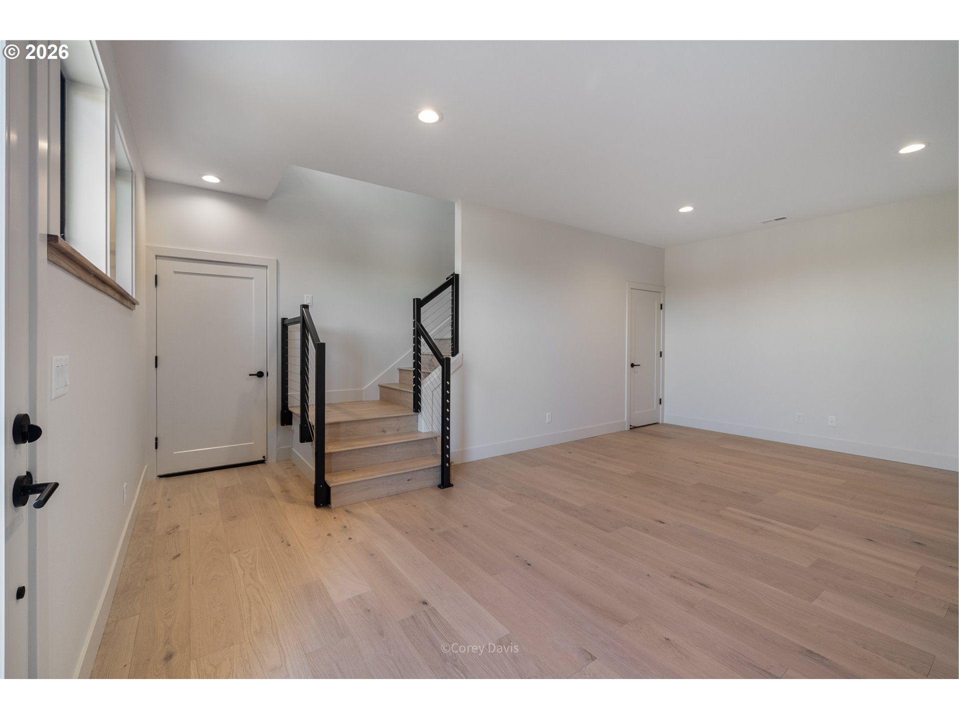 463 MEADOWS DR