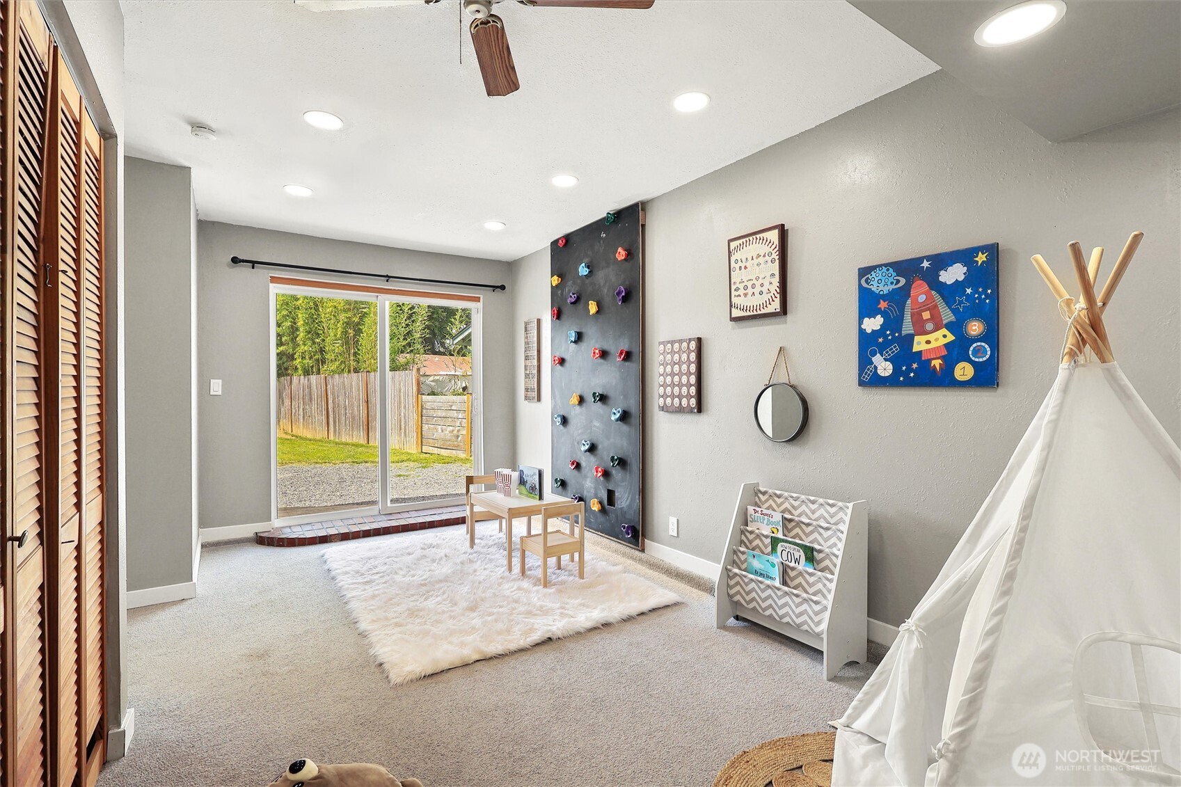 111 Paradise Parkway
