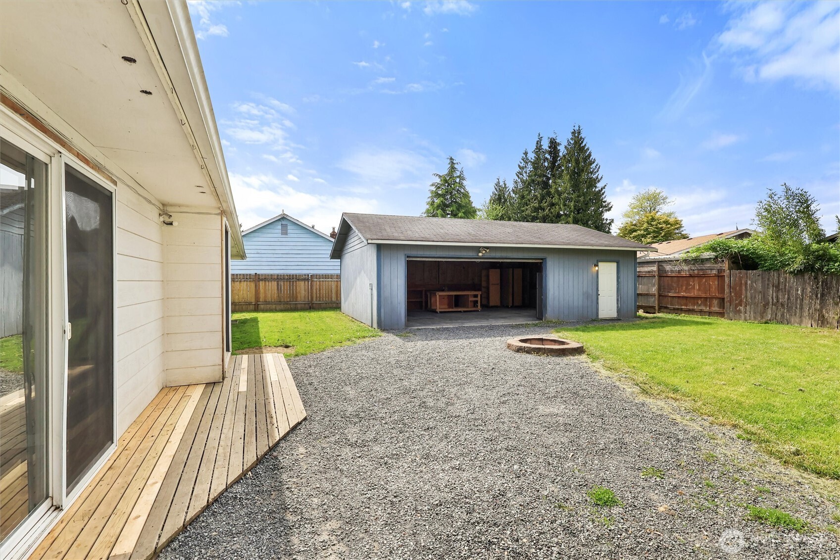111 Paradise Parkway