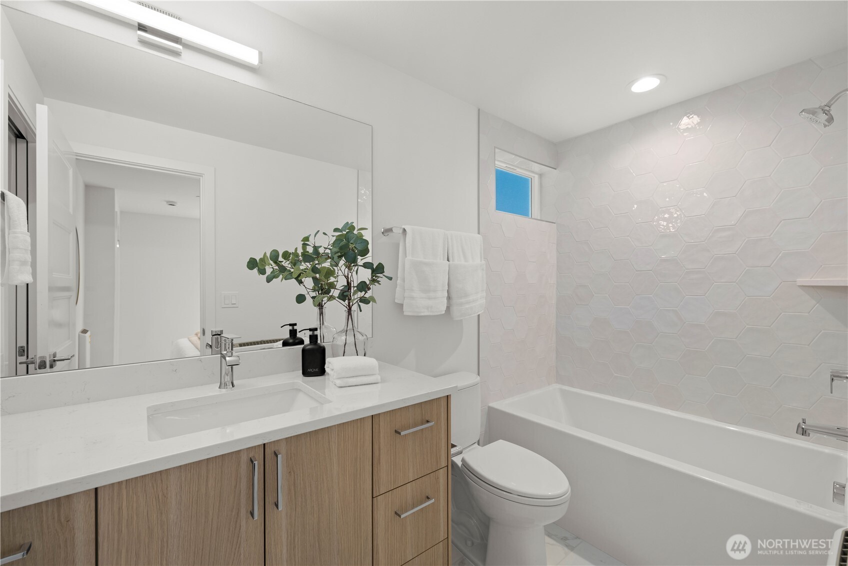 8303 B 12th Avenue NW