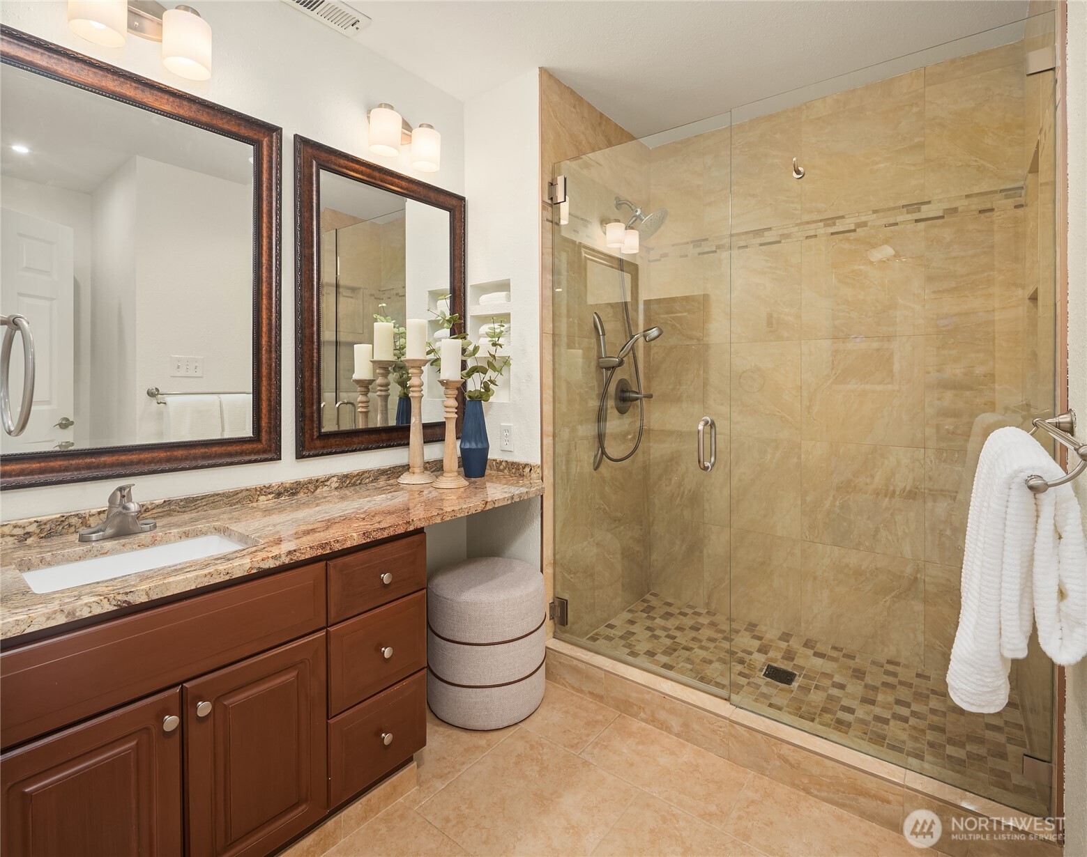 755 NW Juniper Street