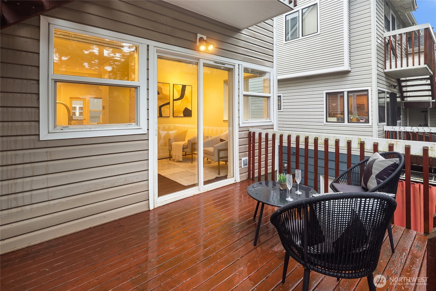 755 NW Juniper Street