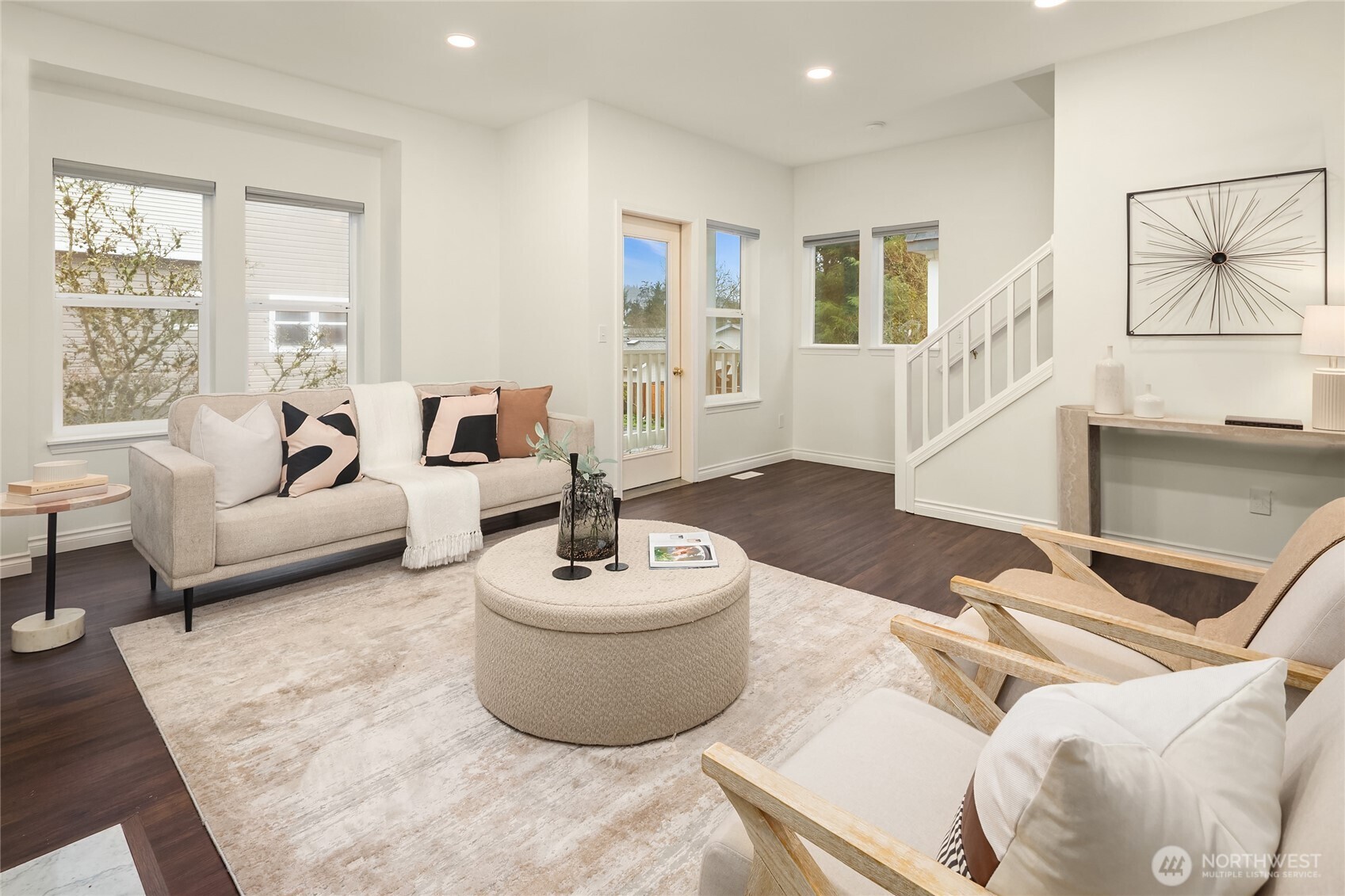 755 NW Juniper Street