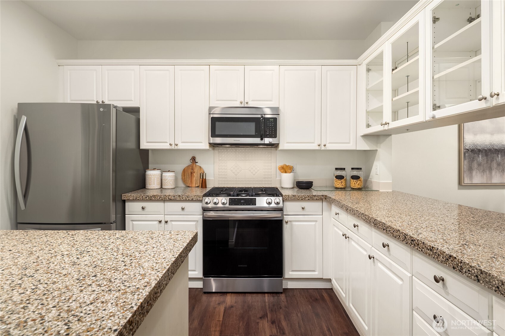 755 NW Juniper Street