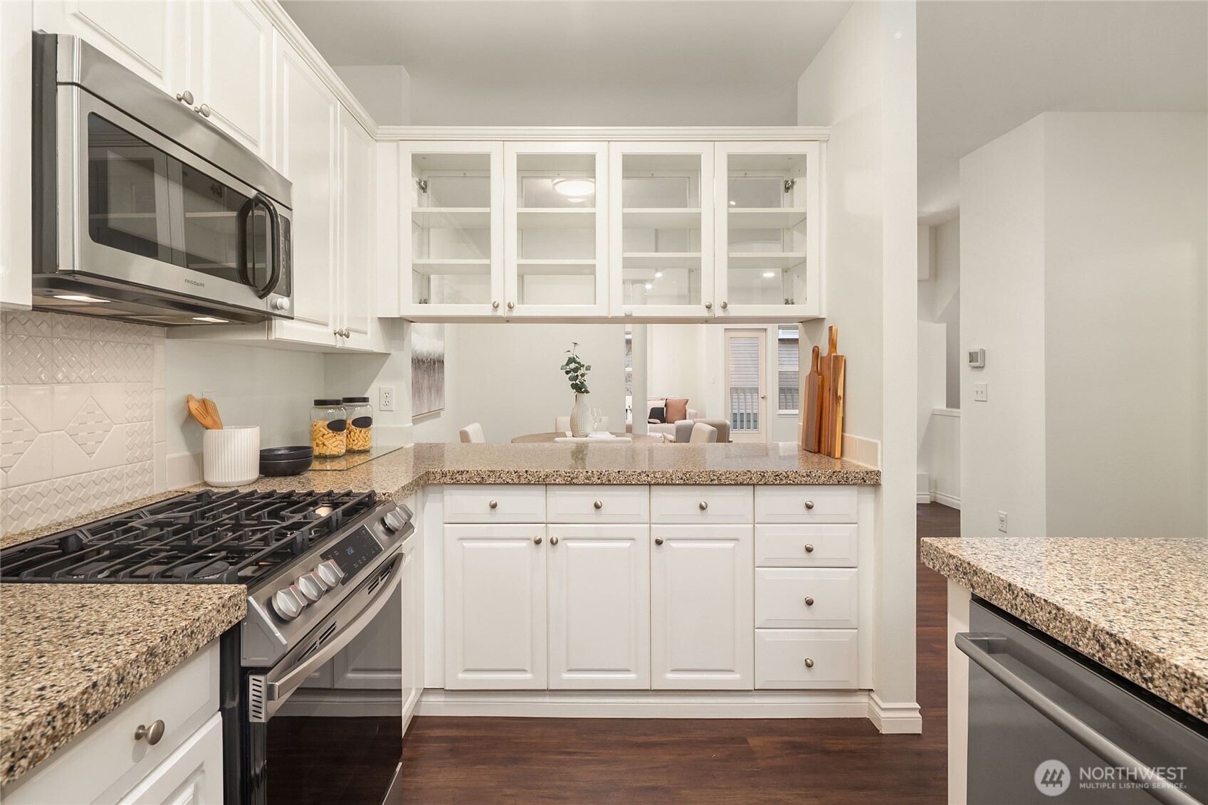 755 NW Juniper Street