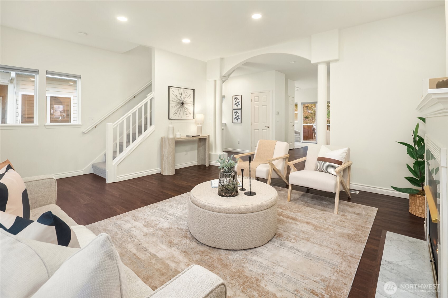 755 NW Juniper Street