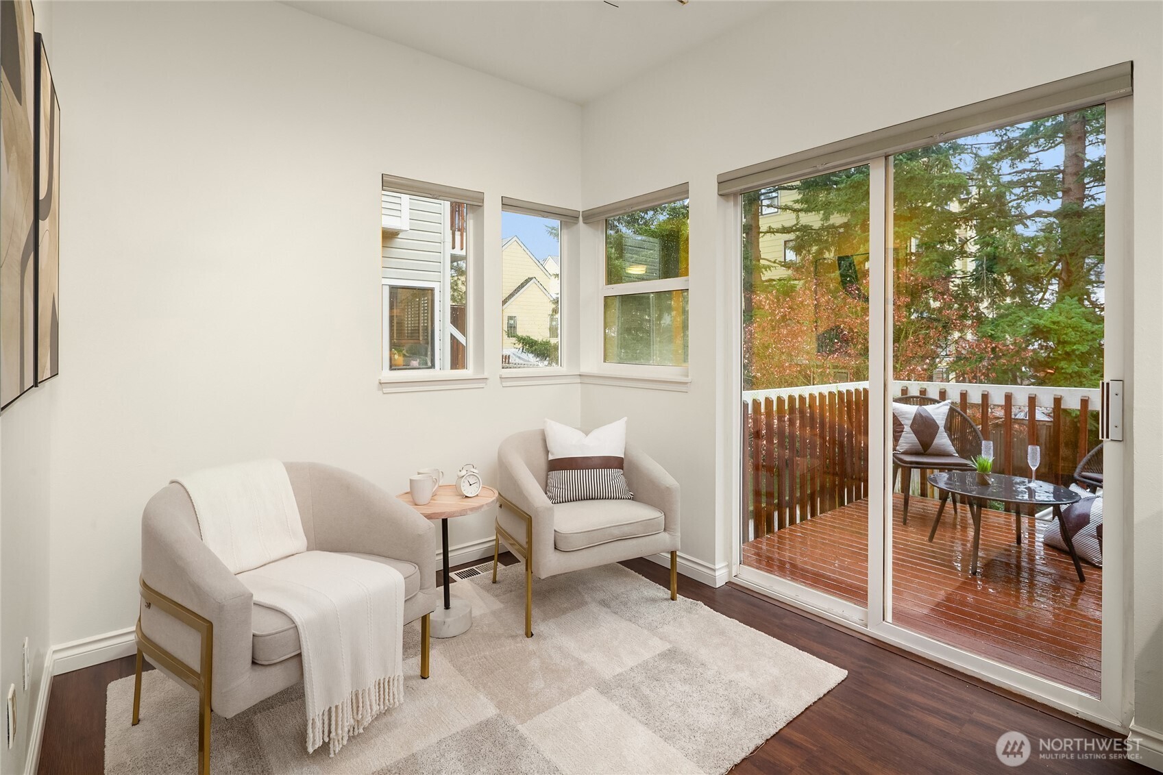 755 NW Juniper Street