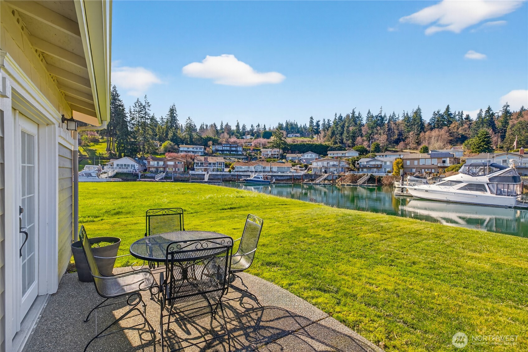 2227 Mariners Way