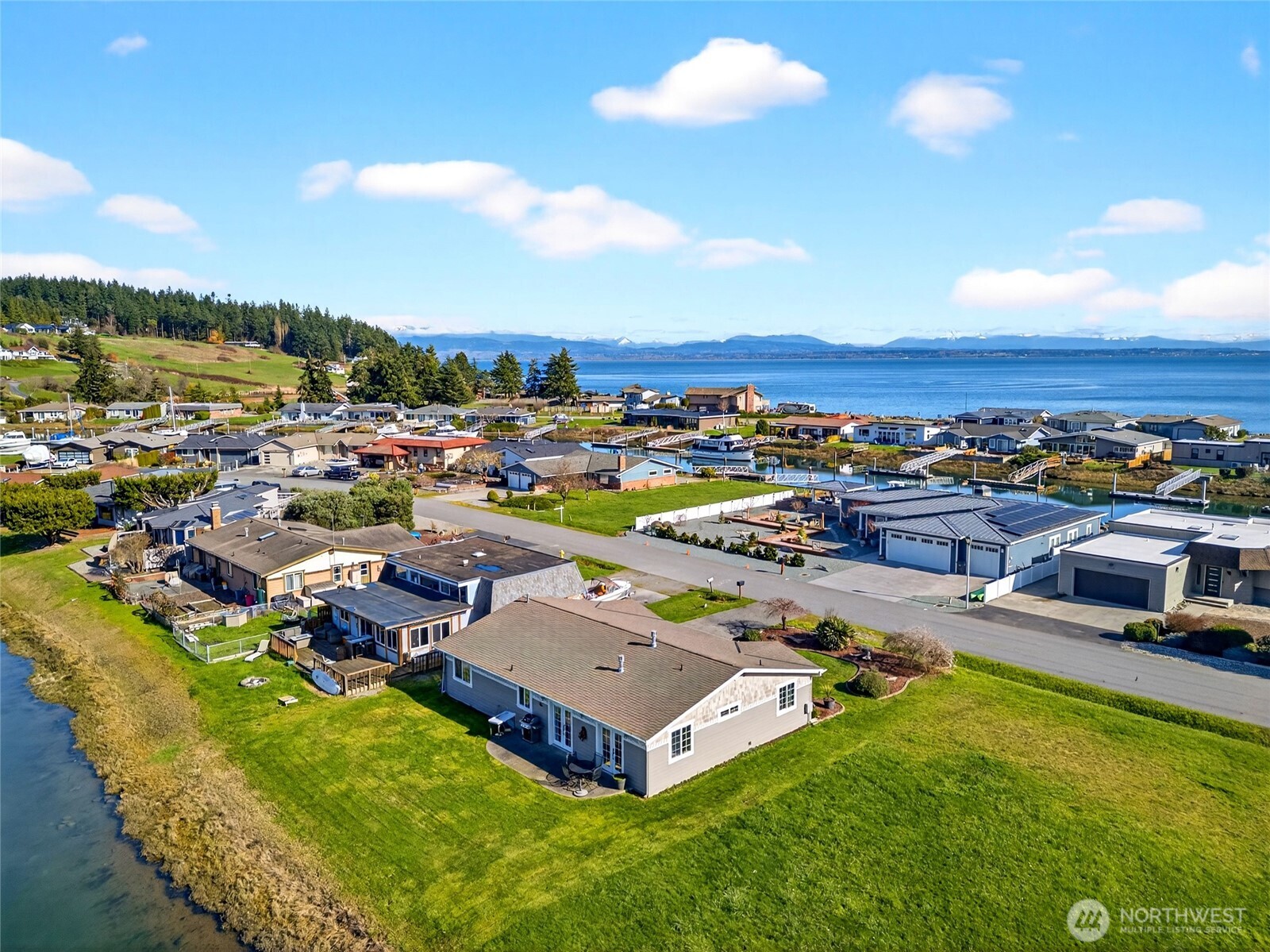 2227 Mariners Way