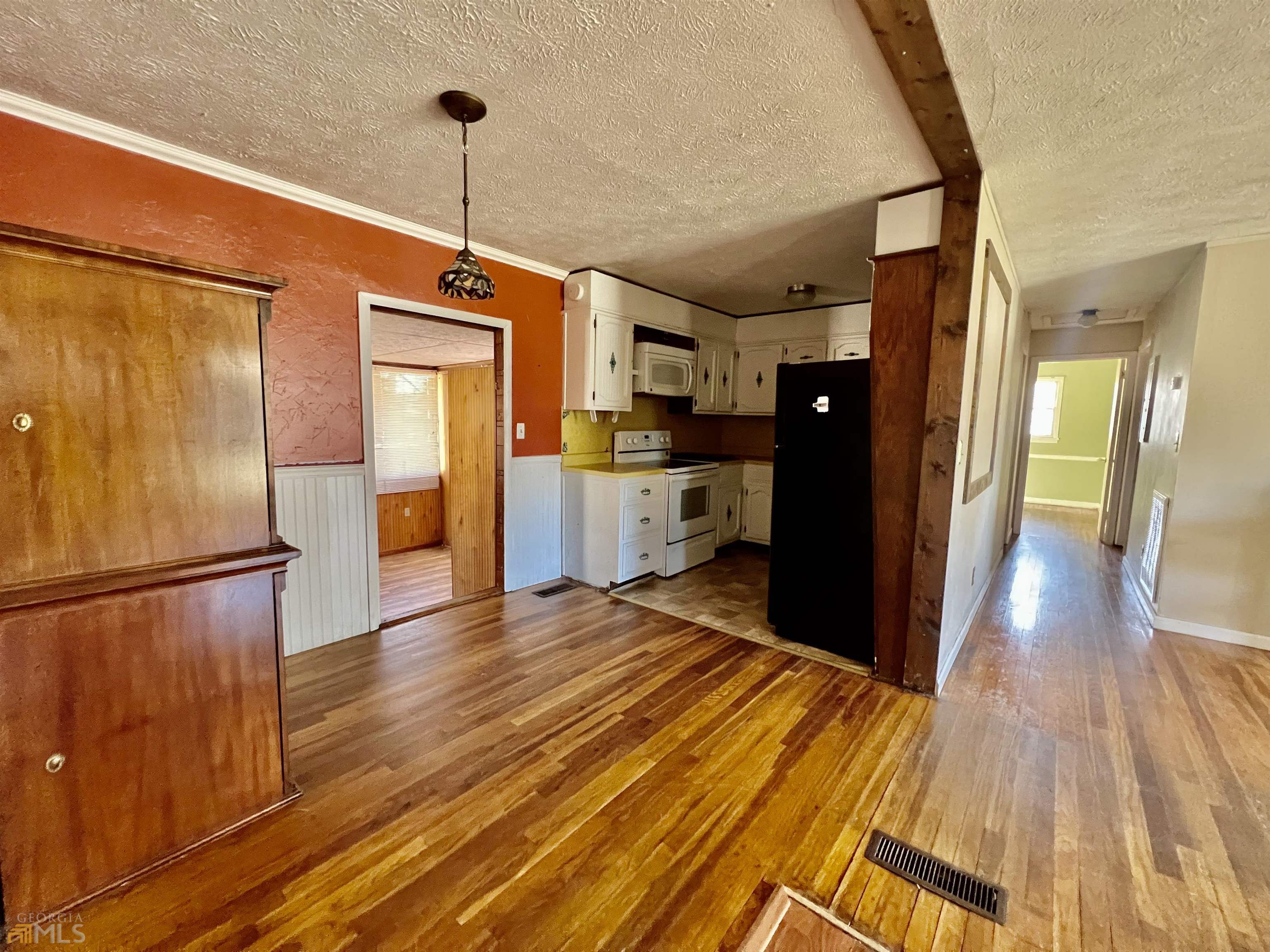 43 W Forest Avenue