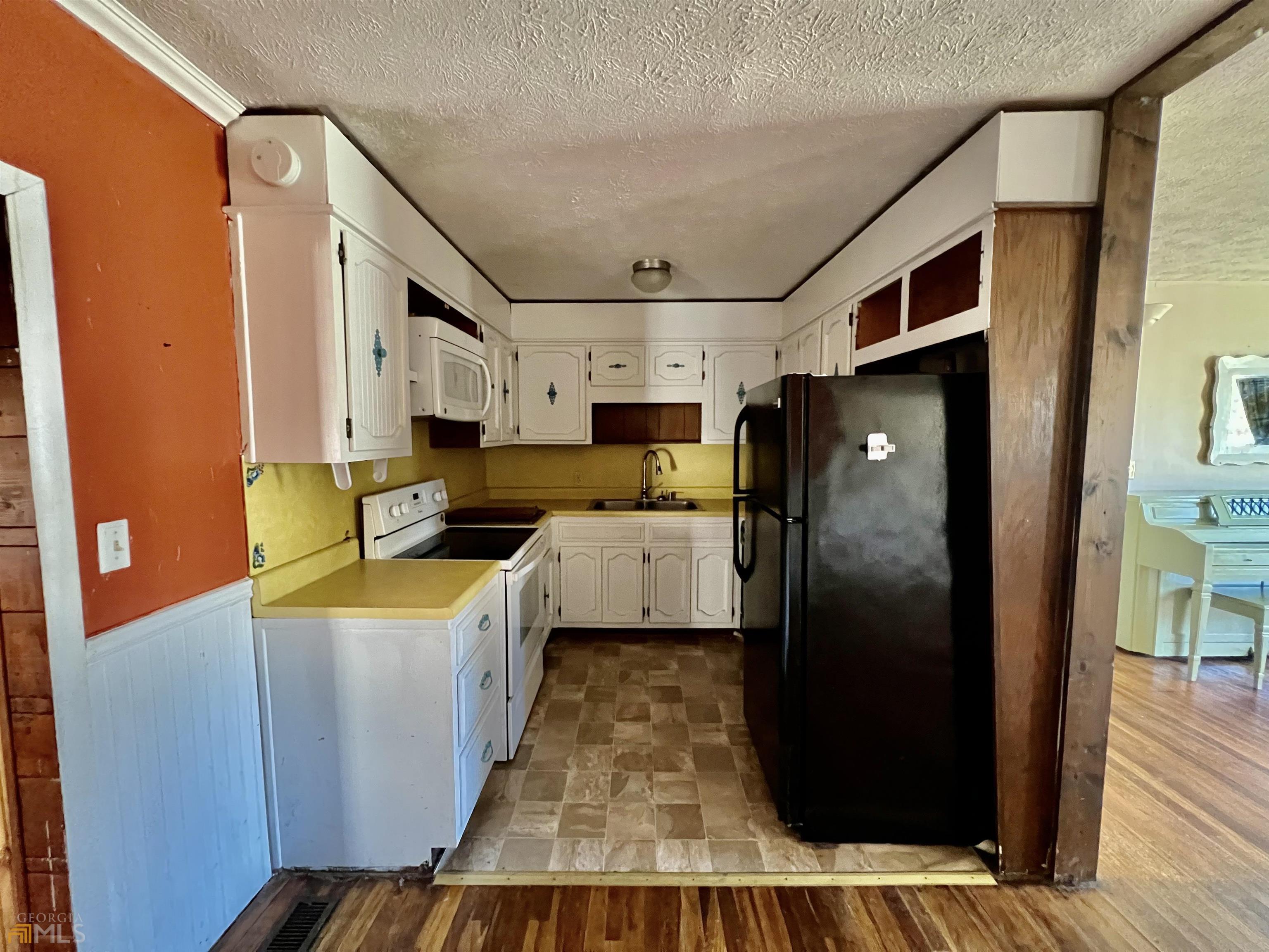 43 W Forest Avenue