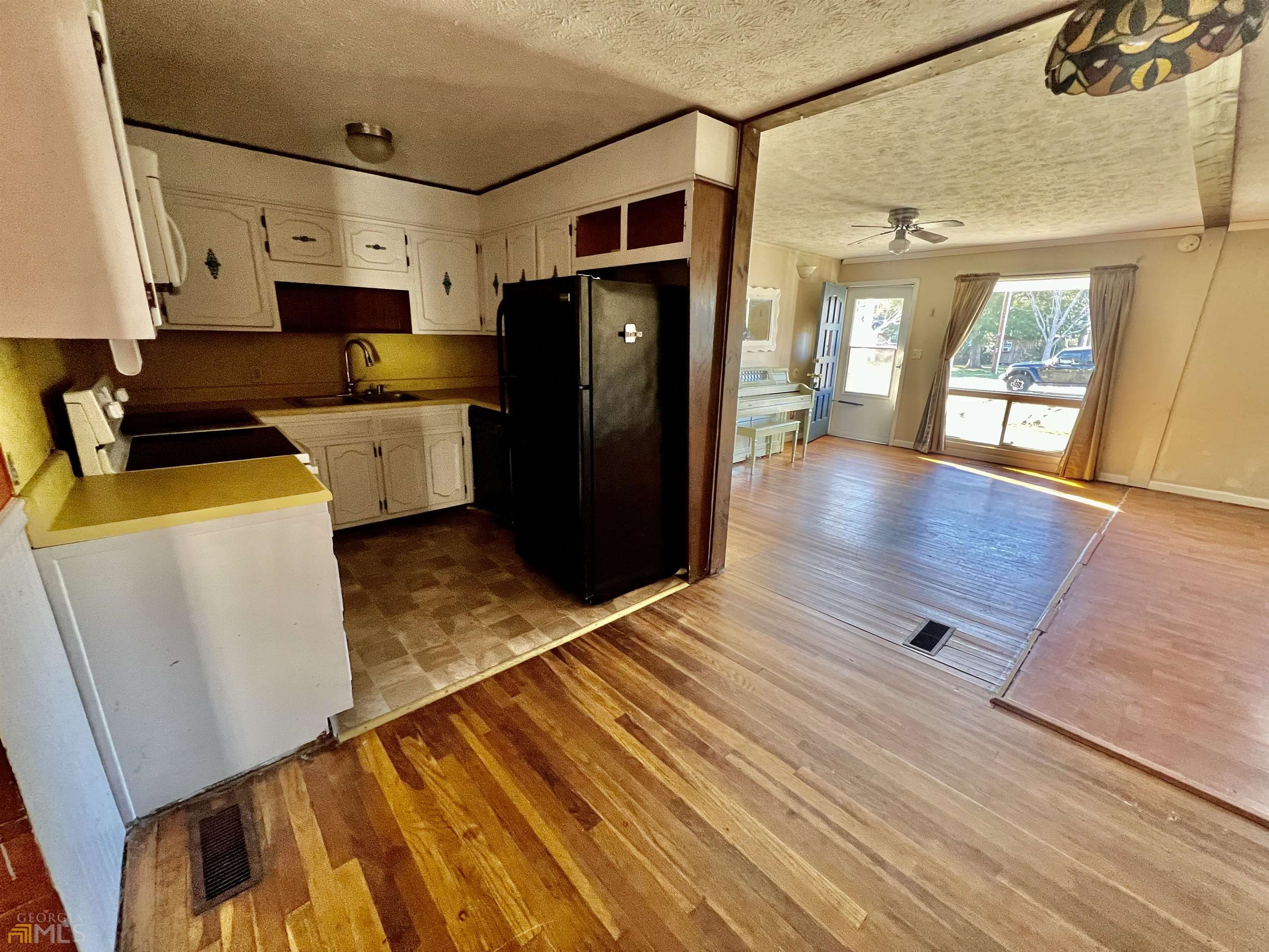 43 W Forest Avenue