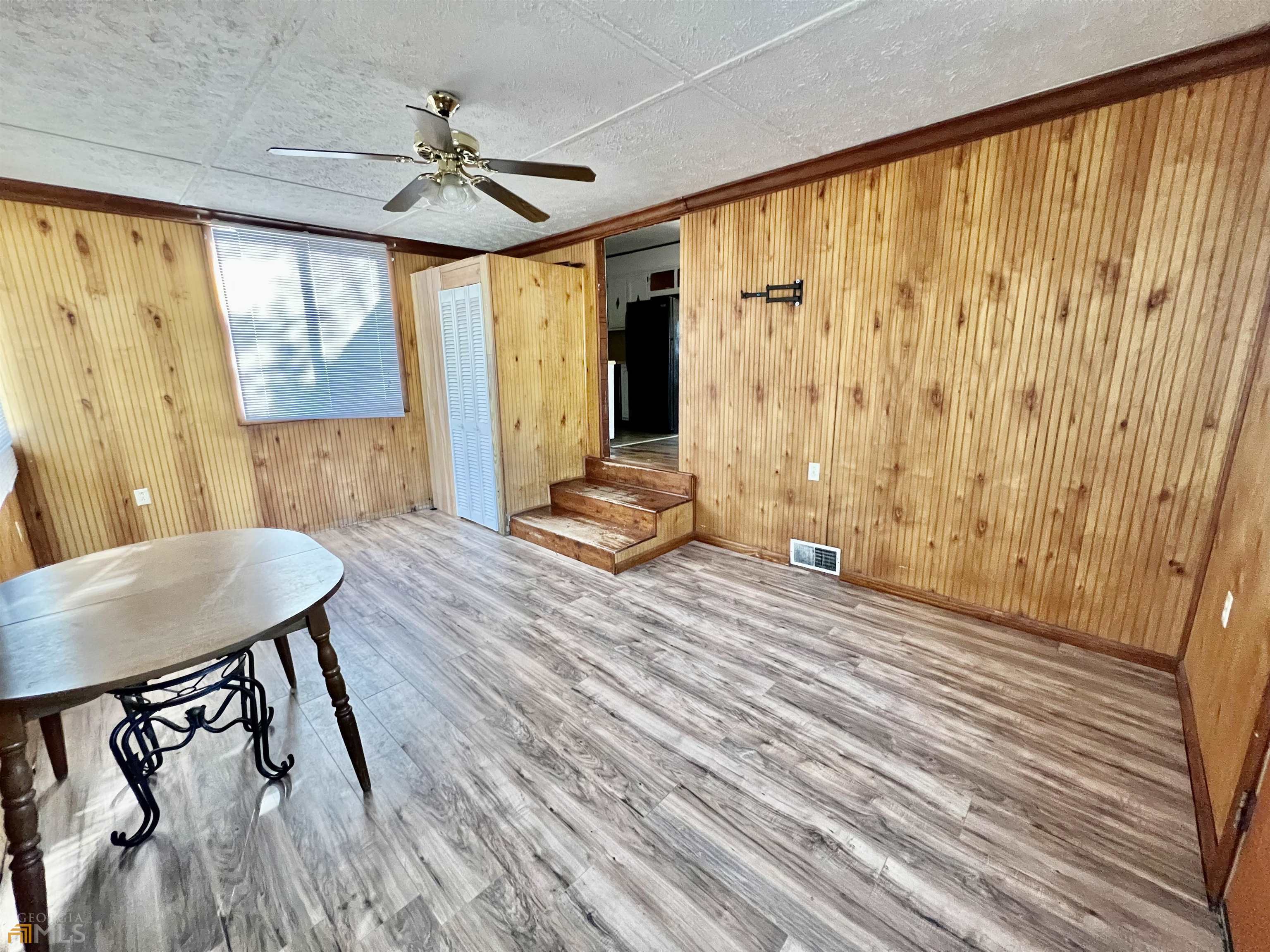 43 W Forest Avenue