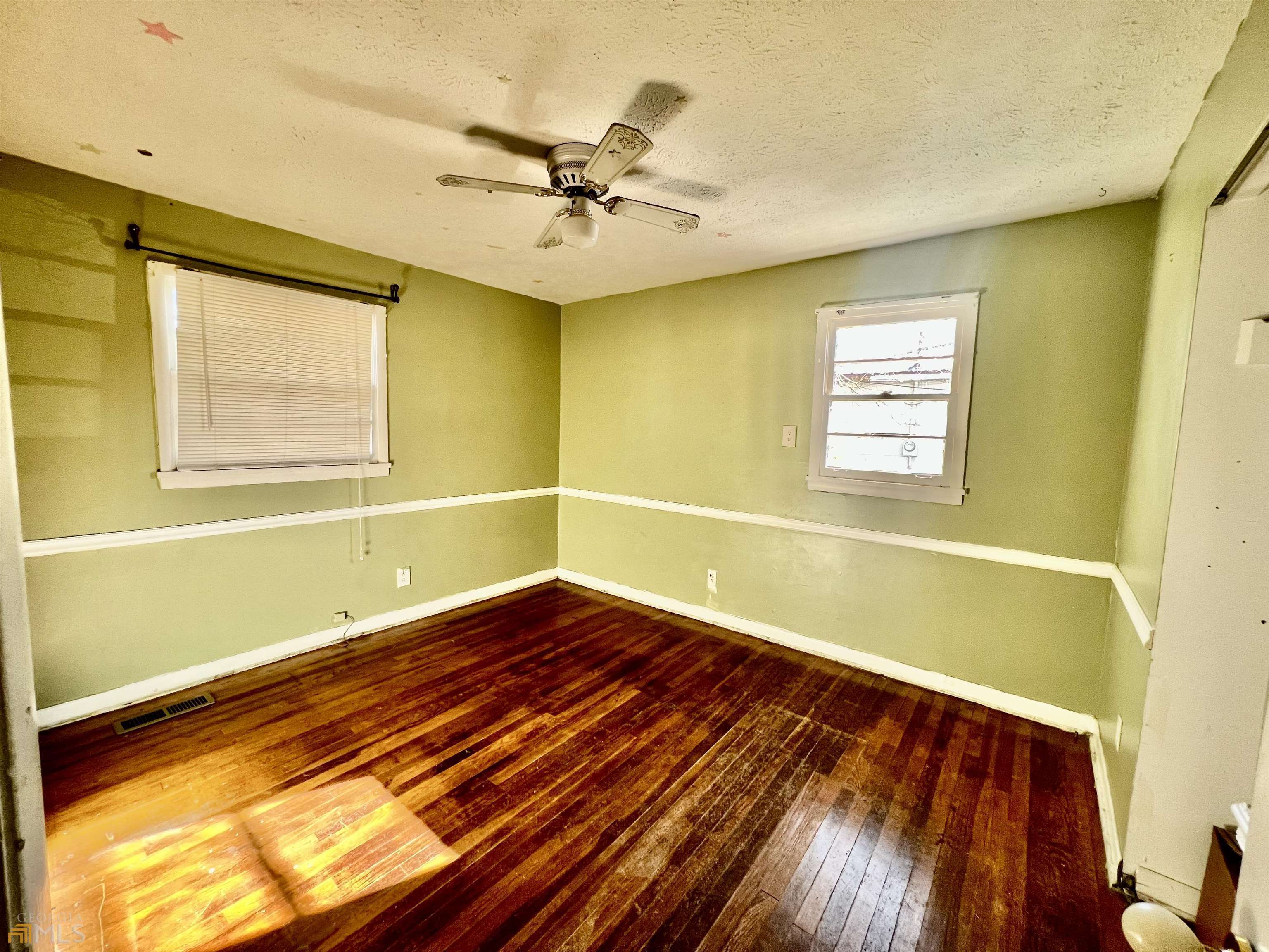 43 W Forest Avenue