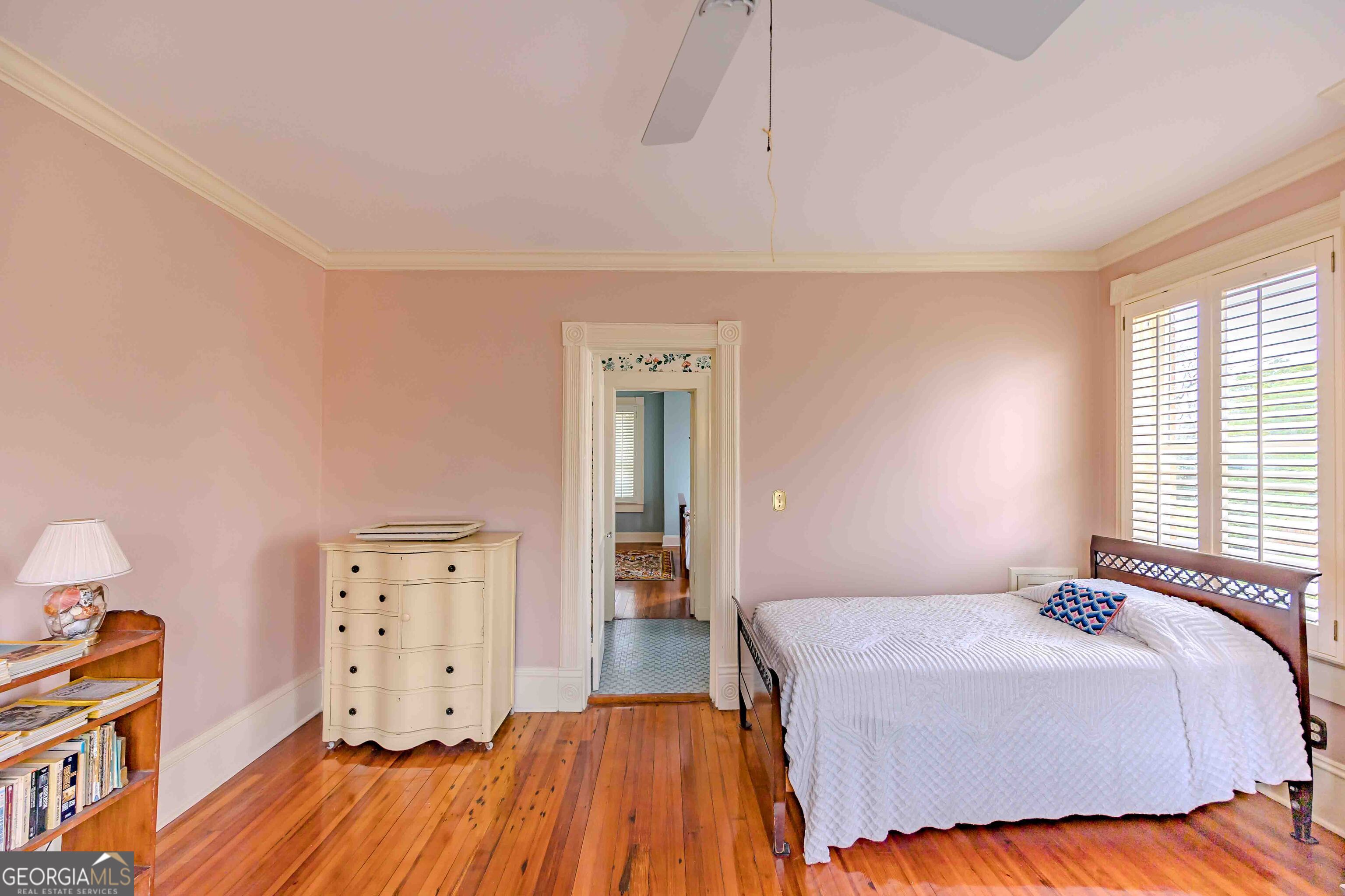 39 W Graham Street