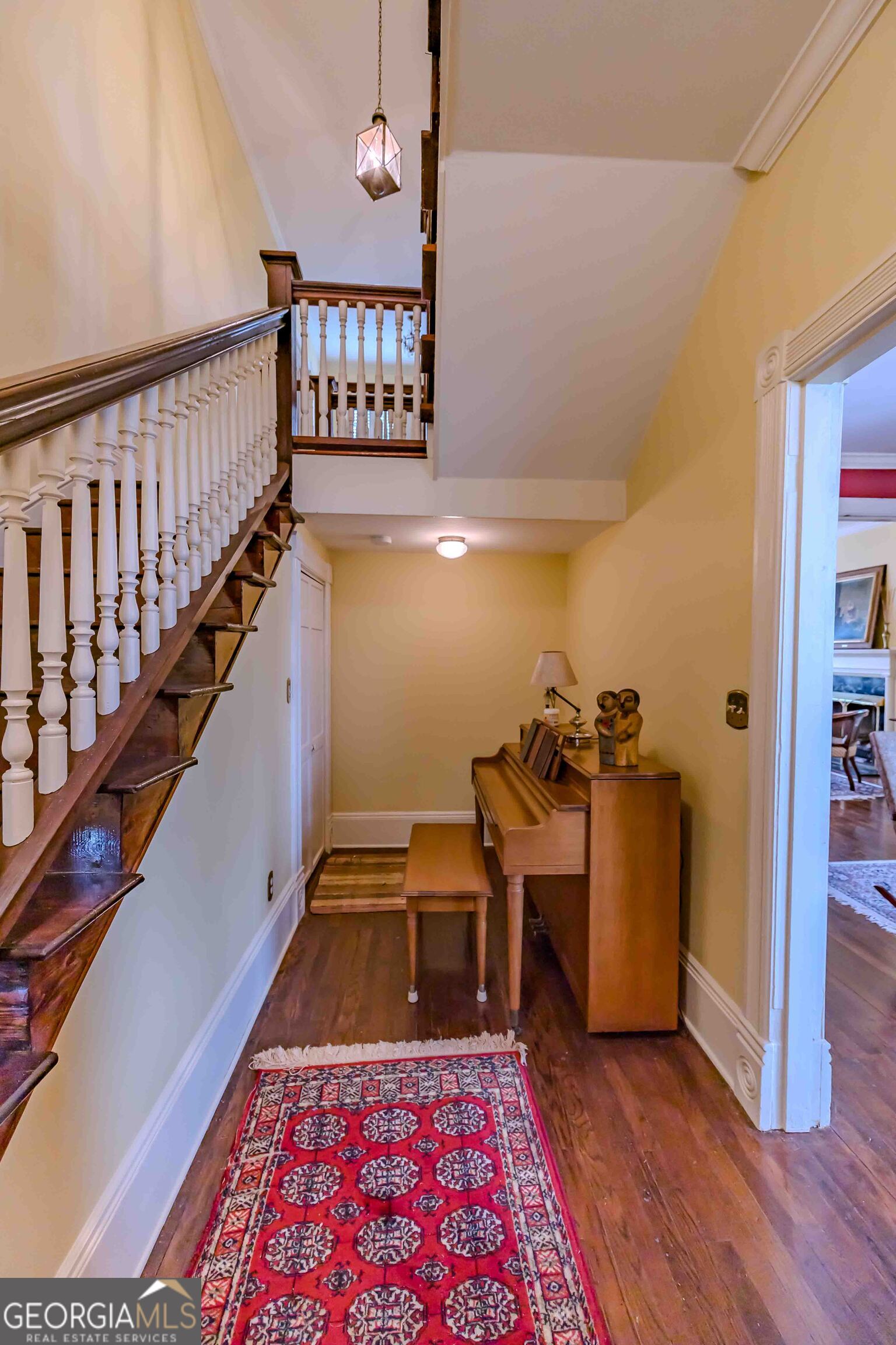 39 W Graham Street