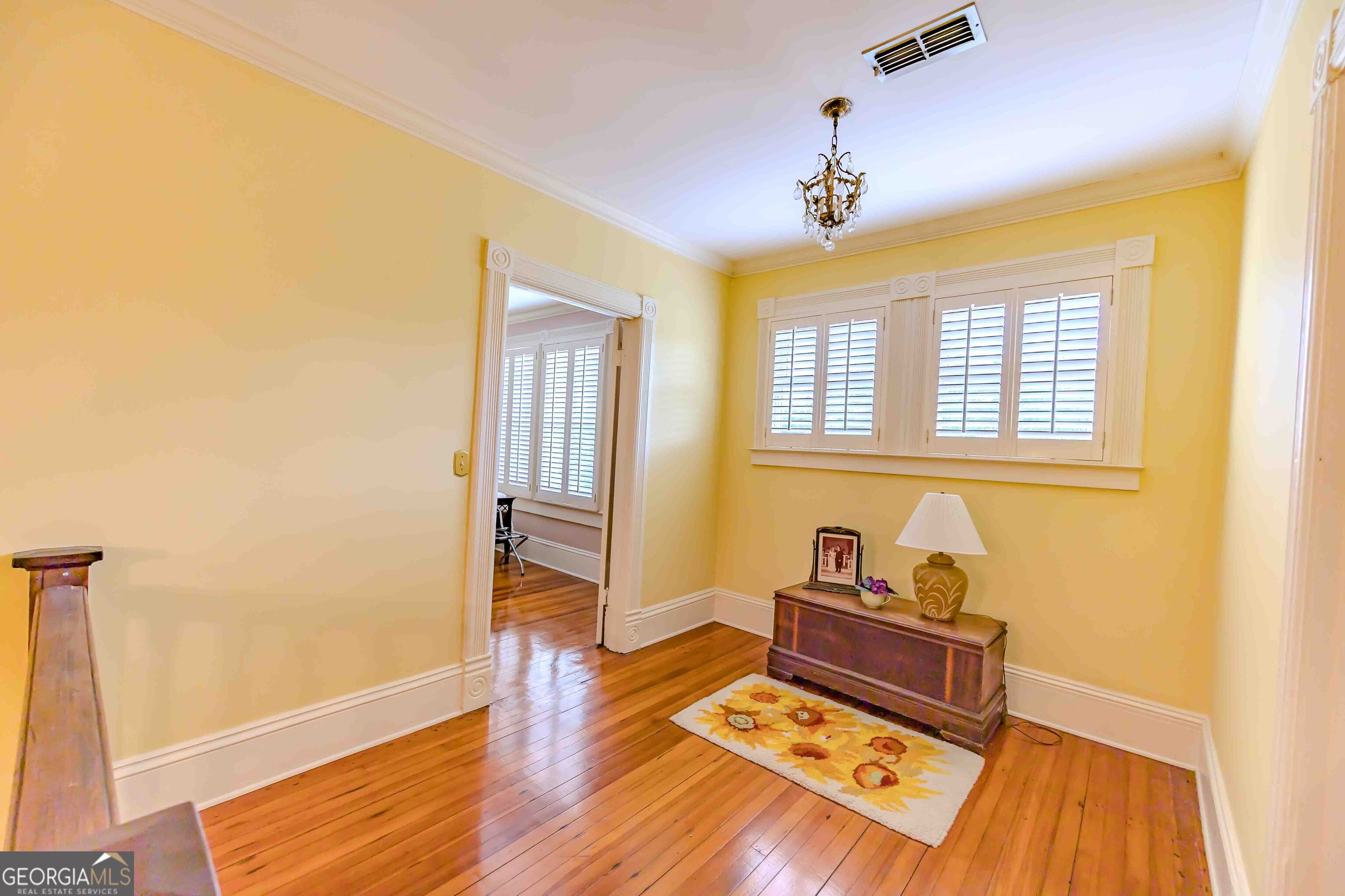 39 W Graham Street