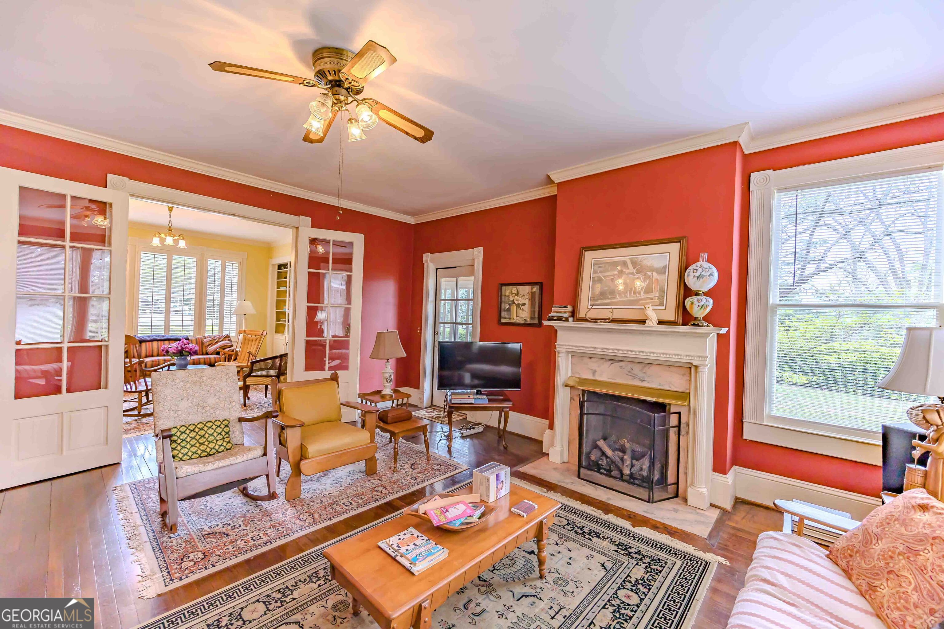 39 W Graham Street