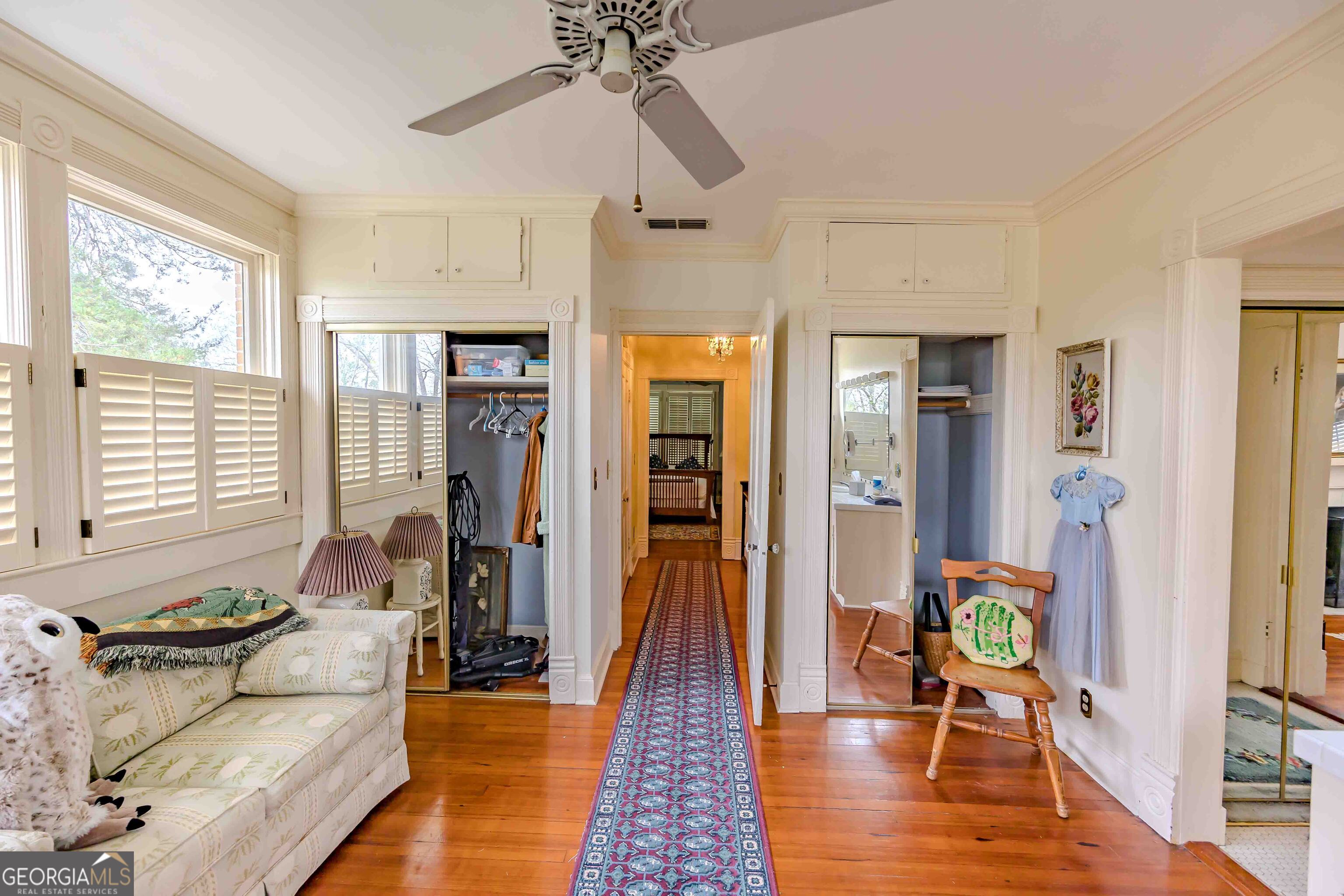 39 W Graham Street