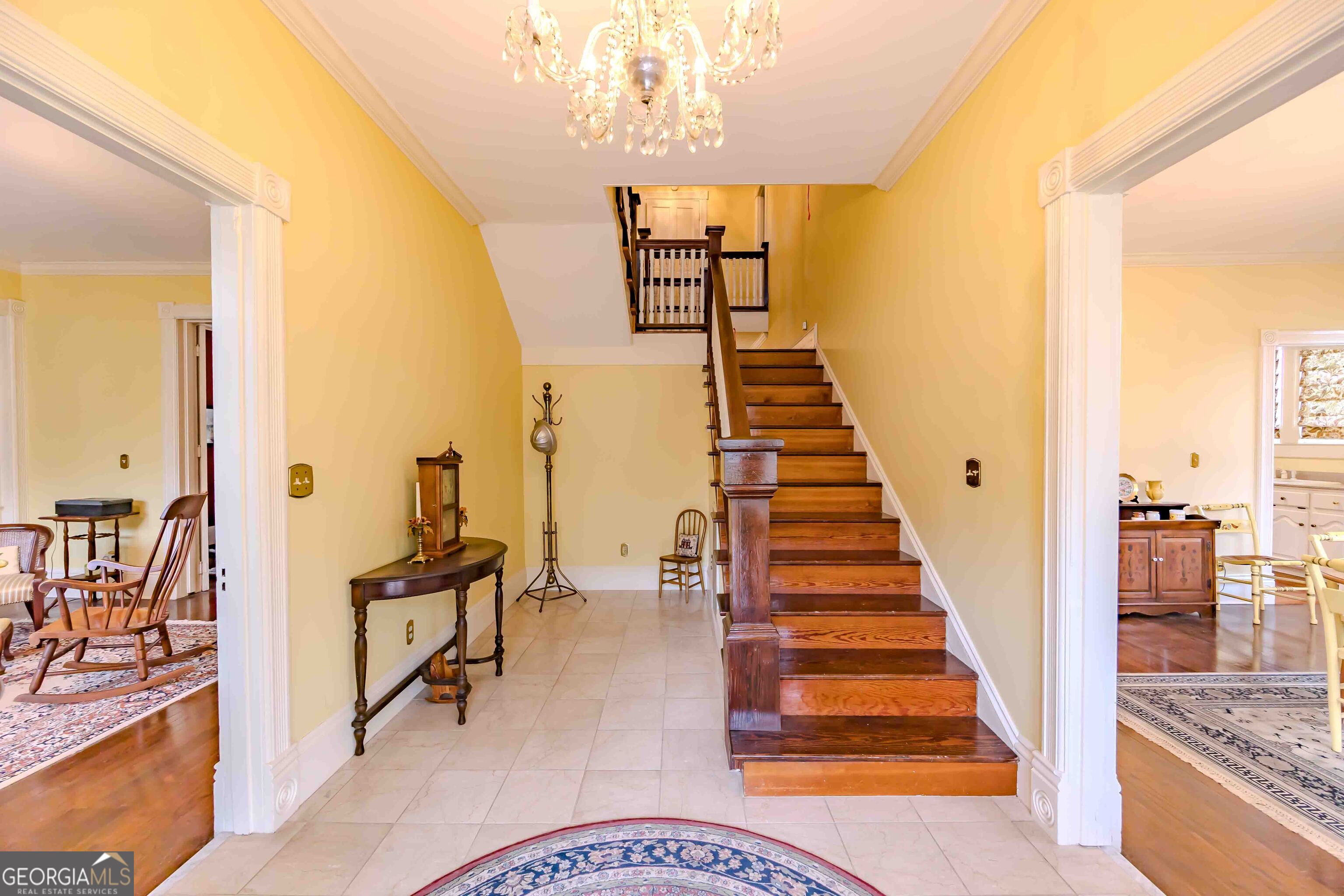 39 W Graham Street