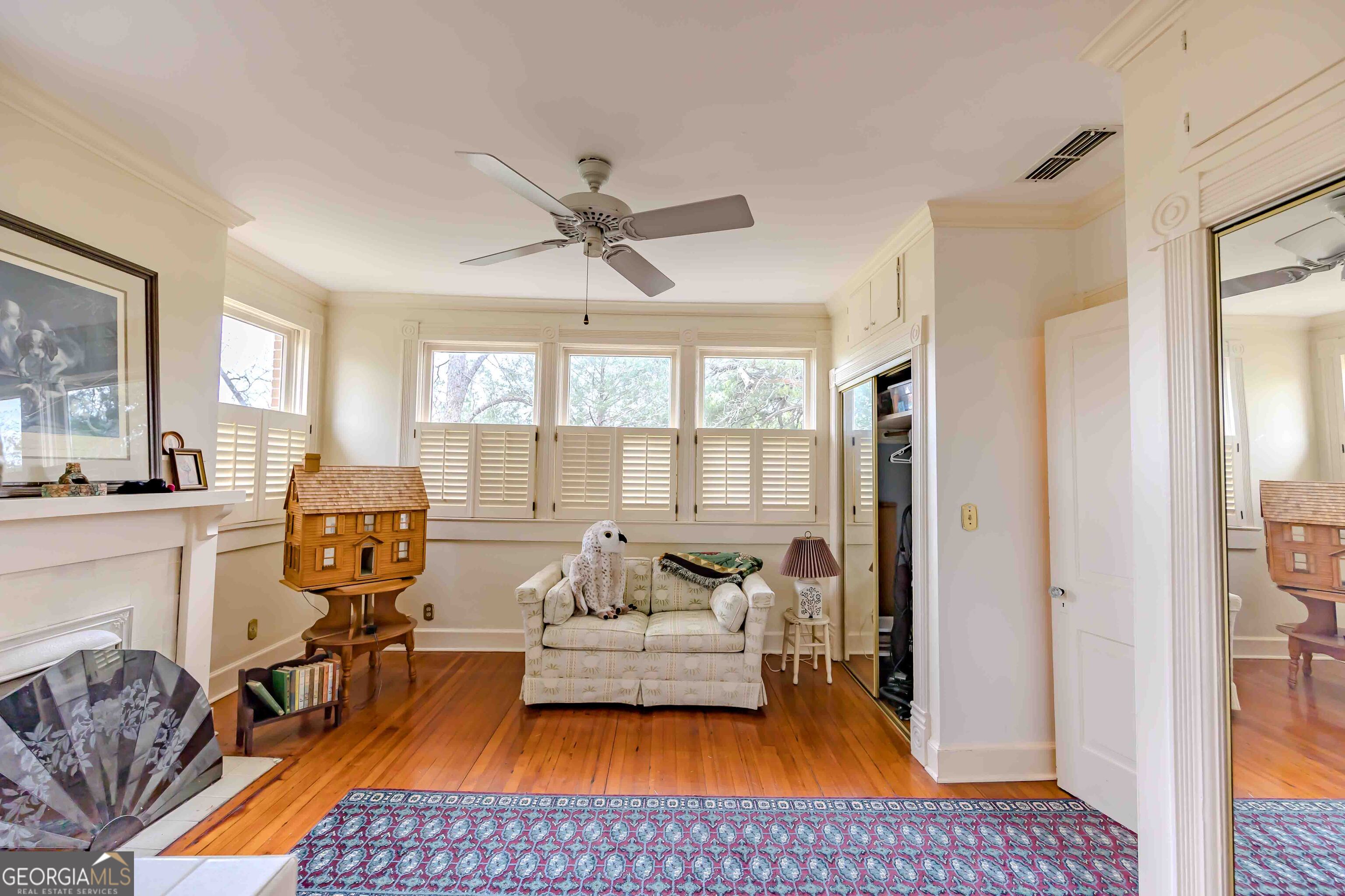 39 W Graham Street