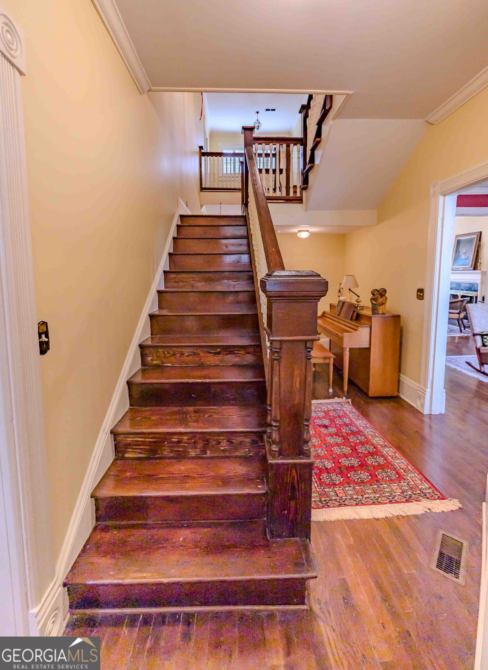 39 W Graham Street