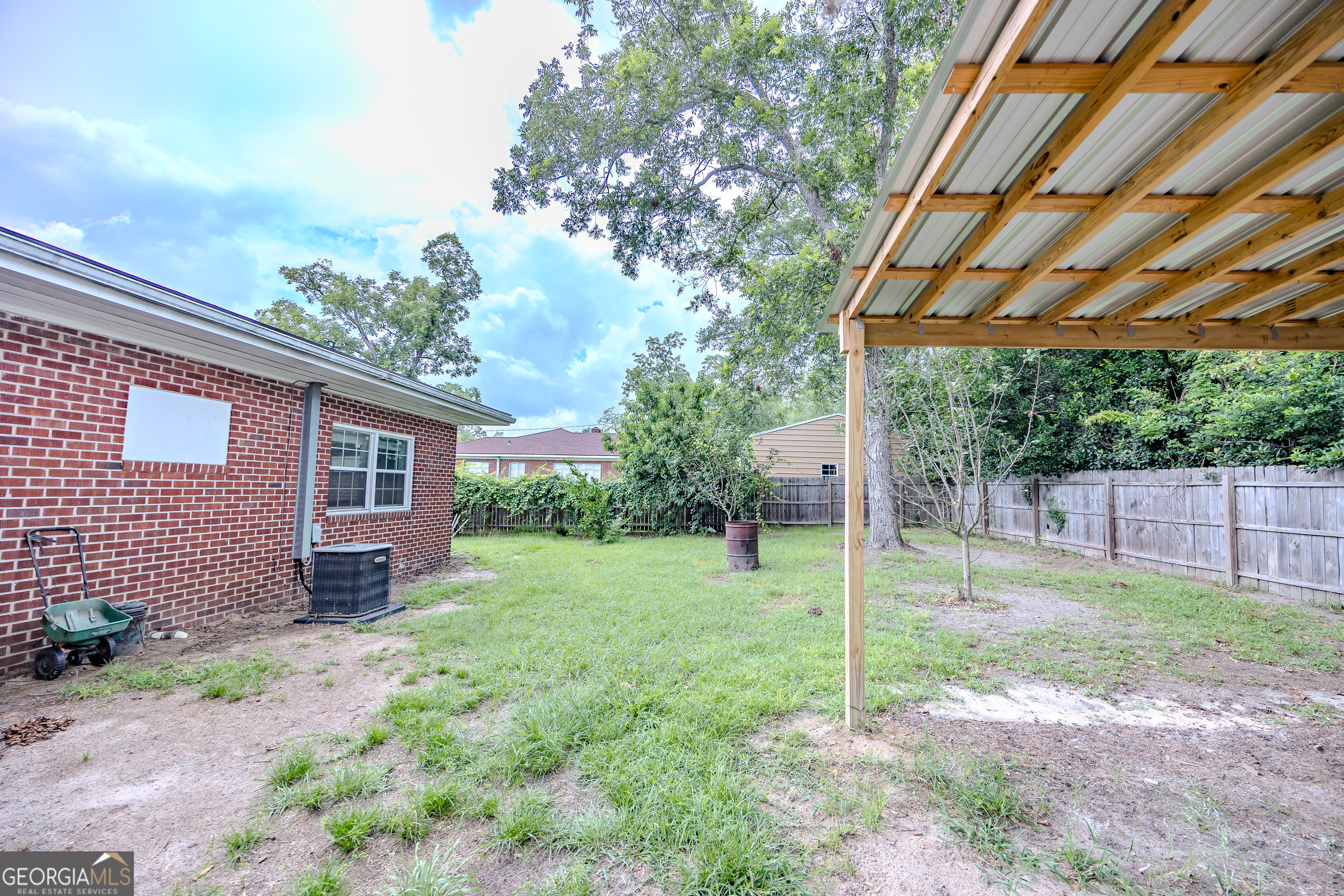10 W Graham Street