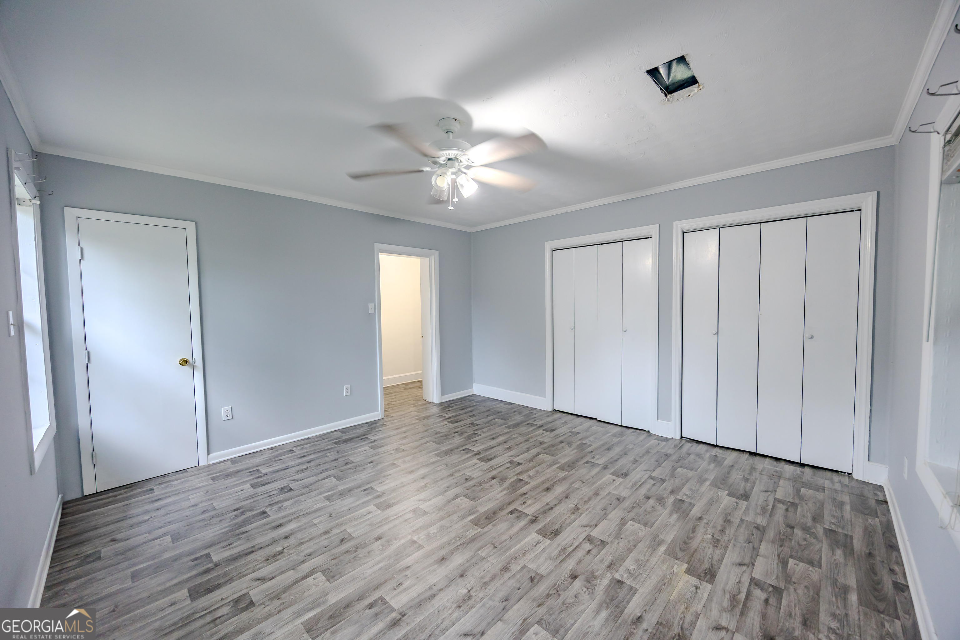 10 W Graham Street