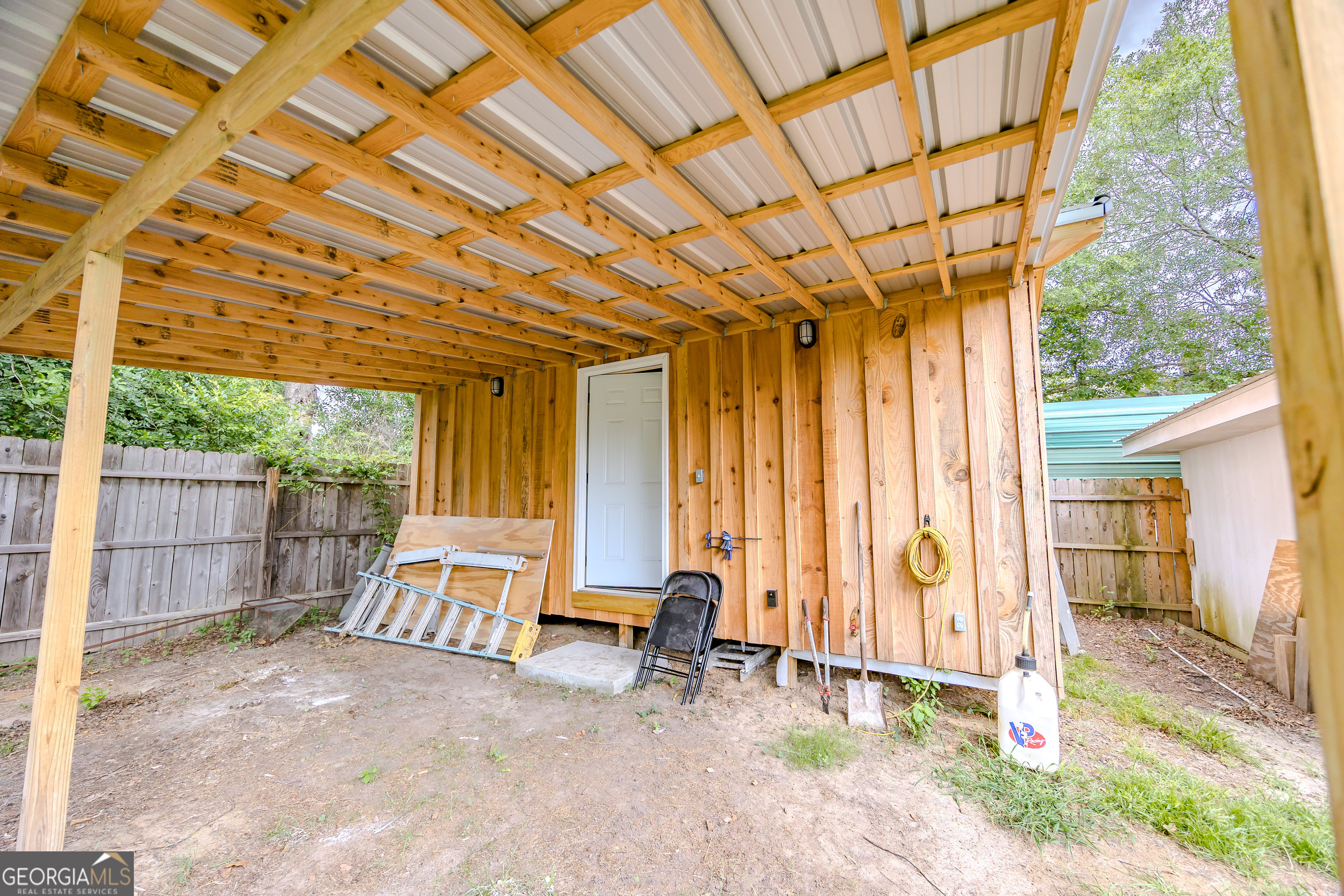 10 W Graham Street
