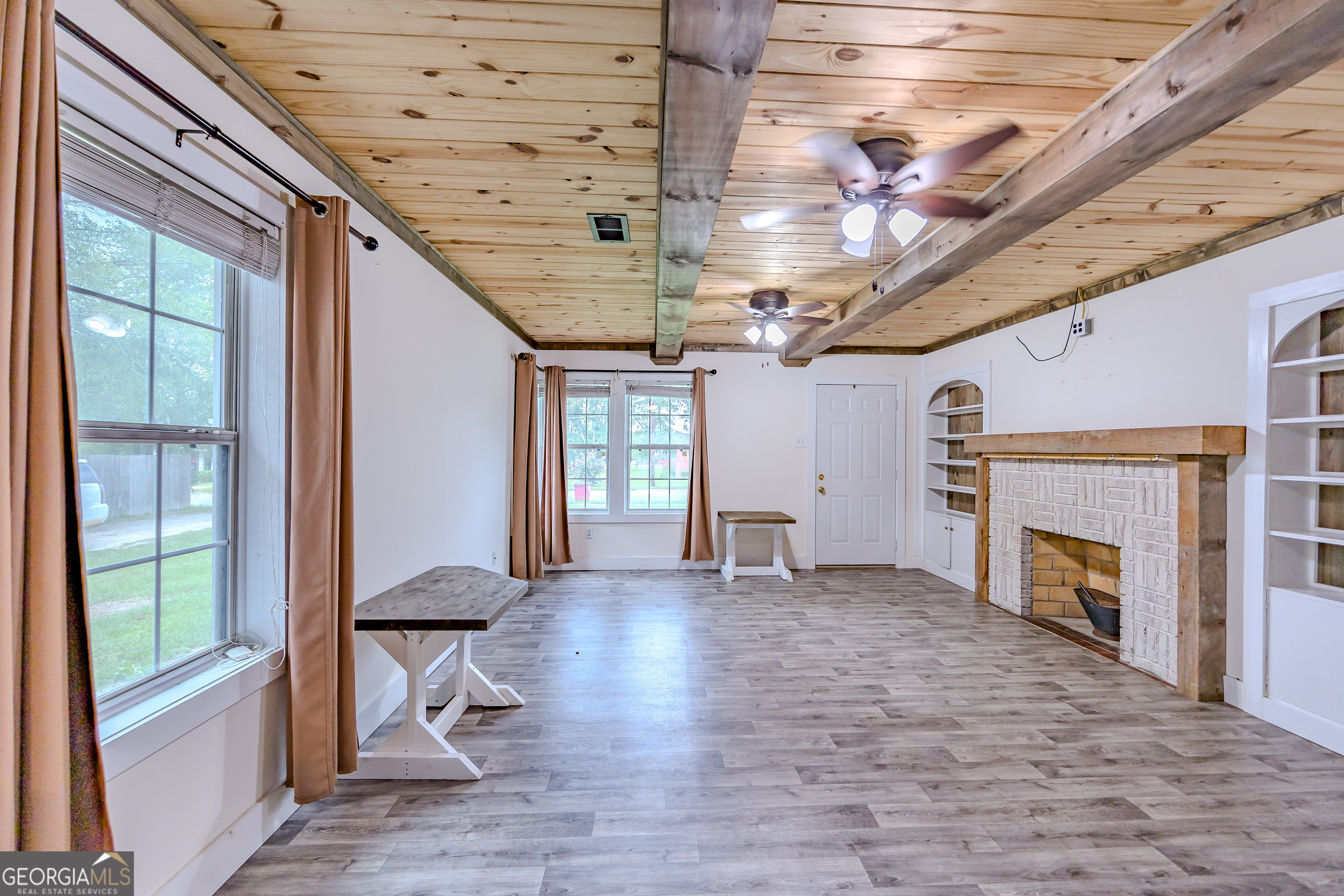 10 W Graham Street