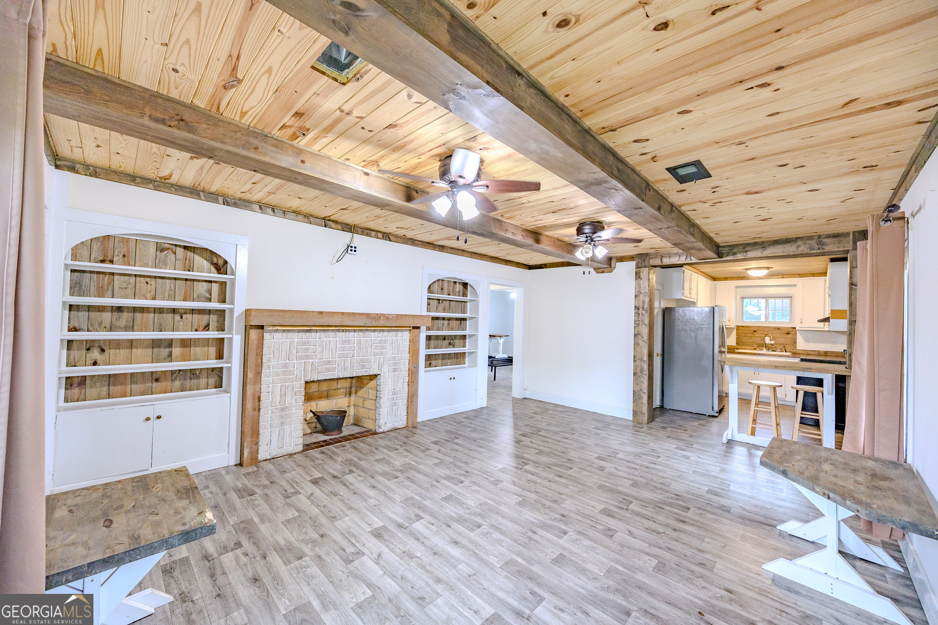 10 W Graham Street