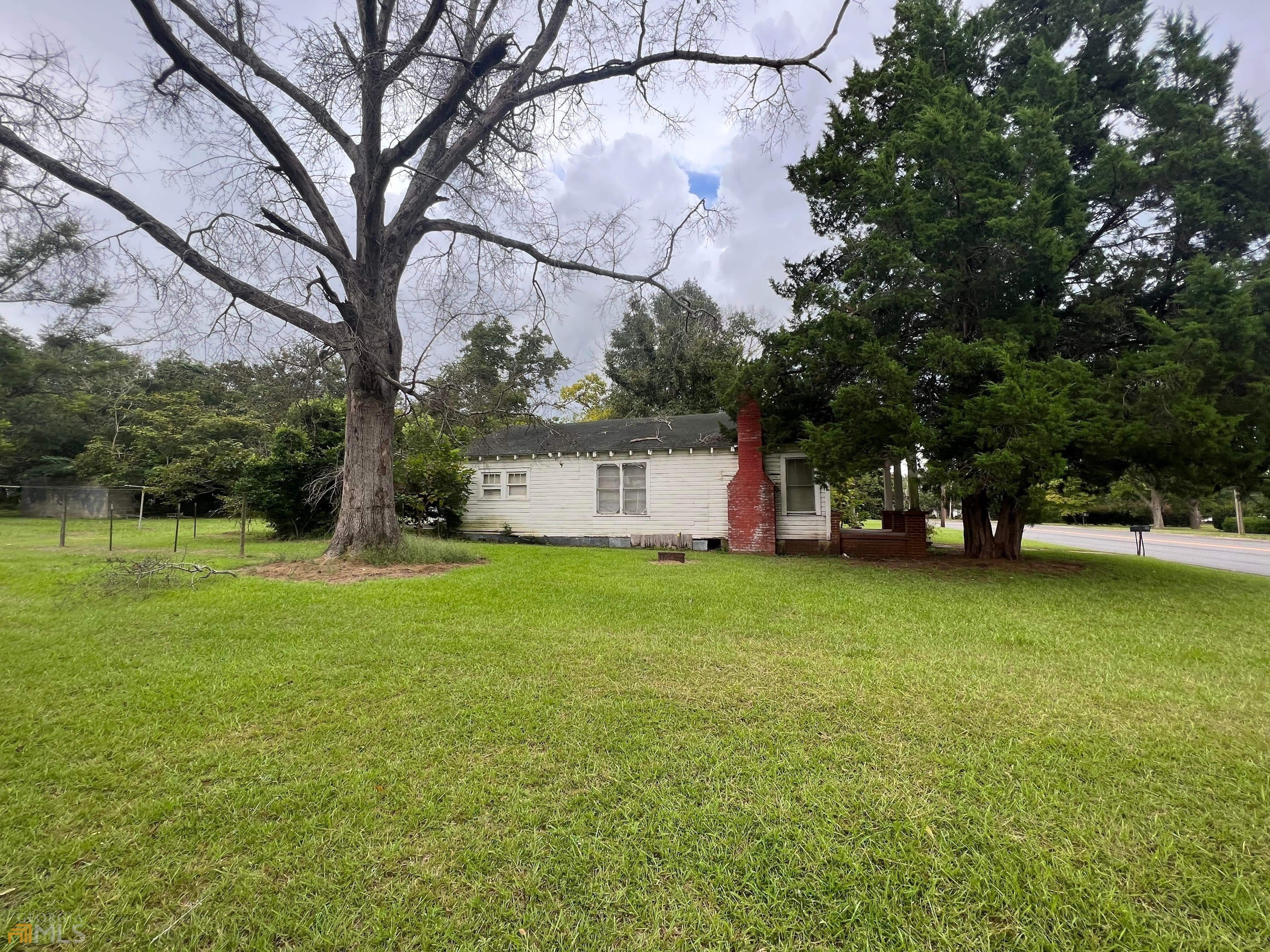 218 W Graham Street, Mcrae-Helena