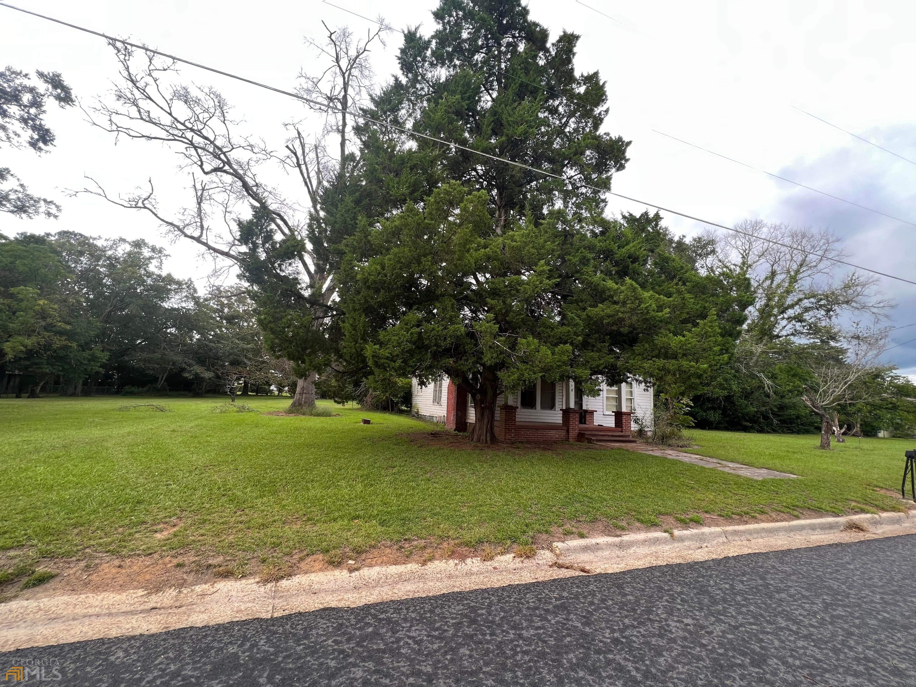 218 W Graham Street, Mcrae-Helena