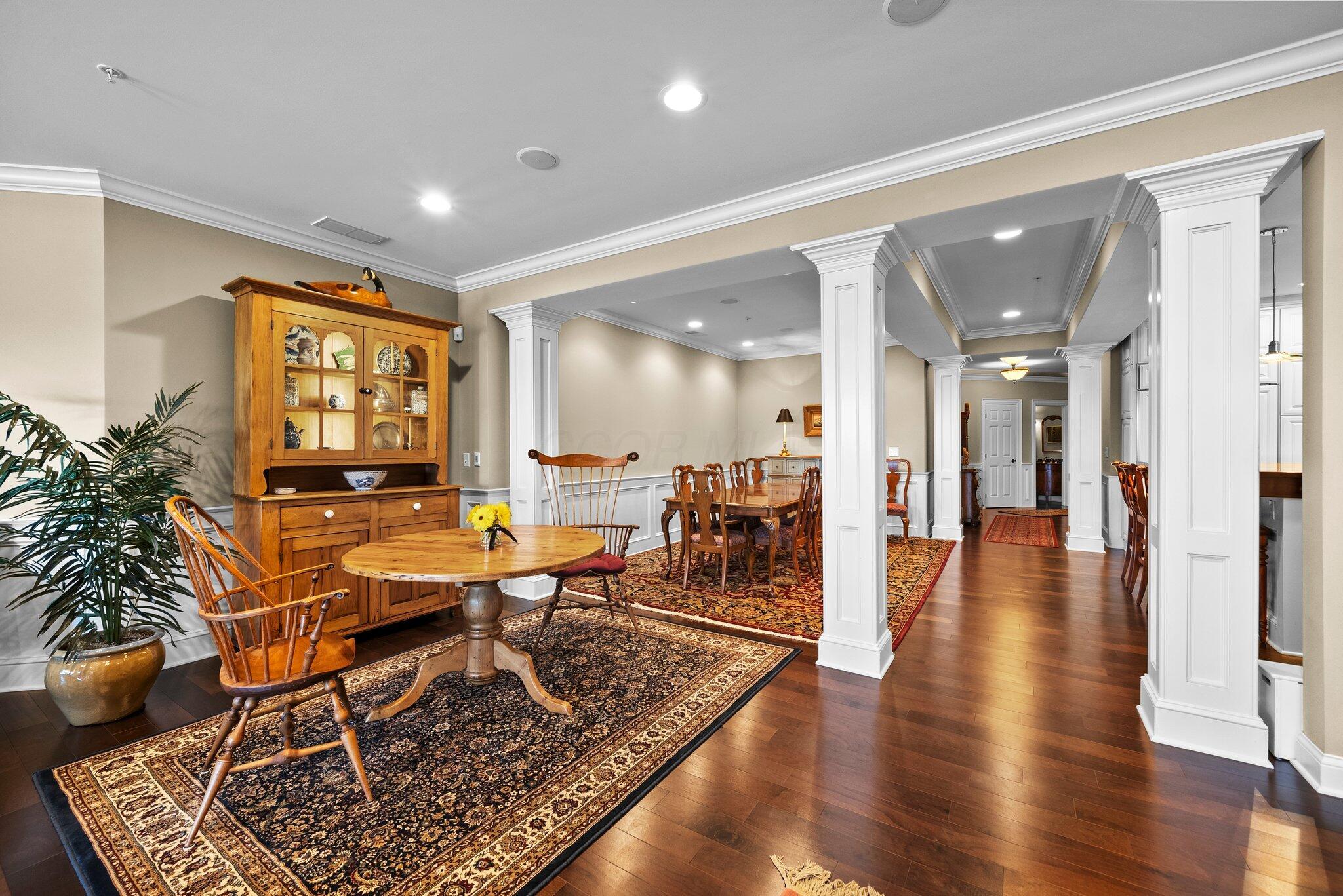 5735 Newbank Circle, 303