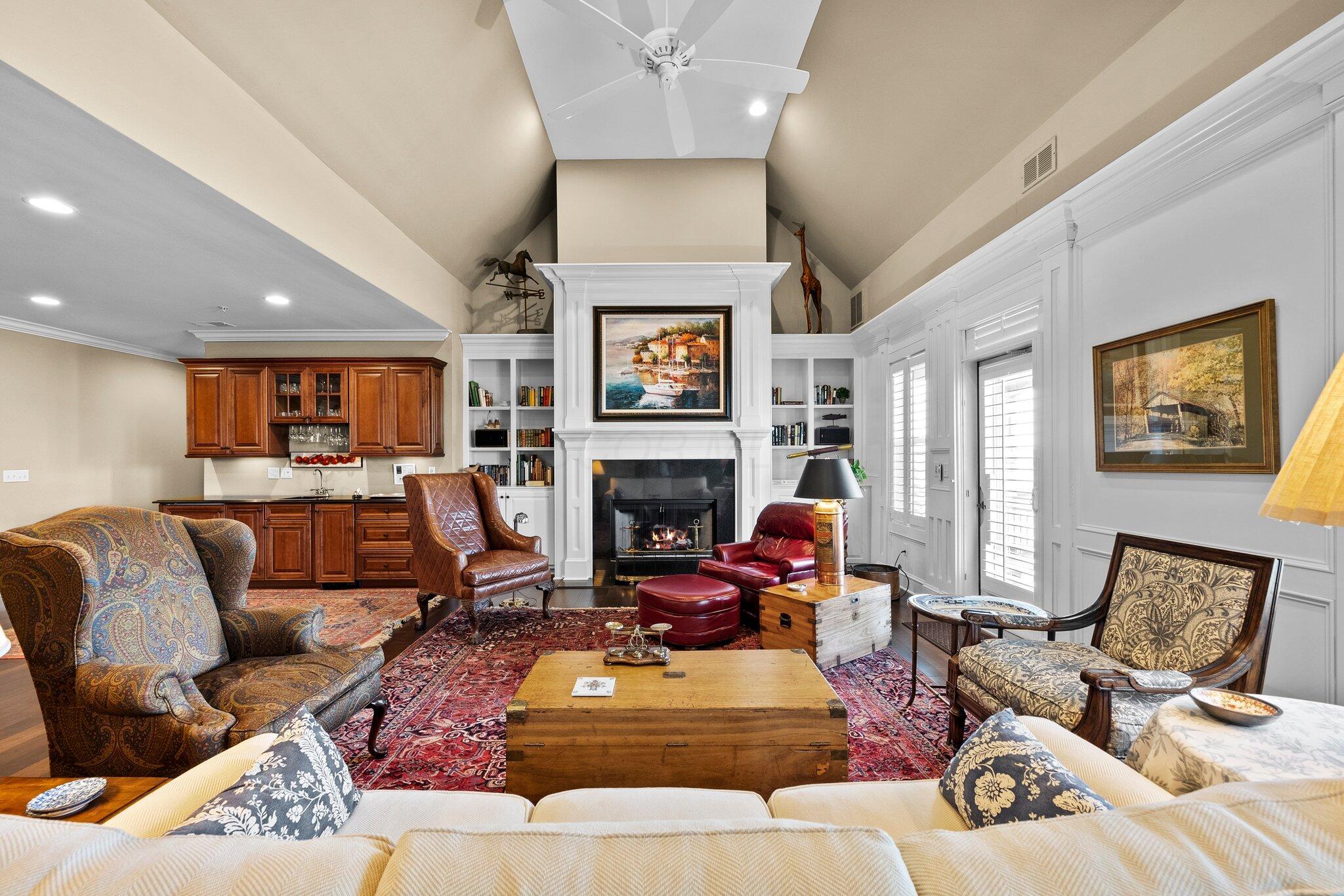 5735 Newbank Circle, 303