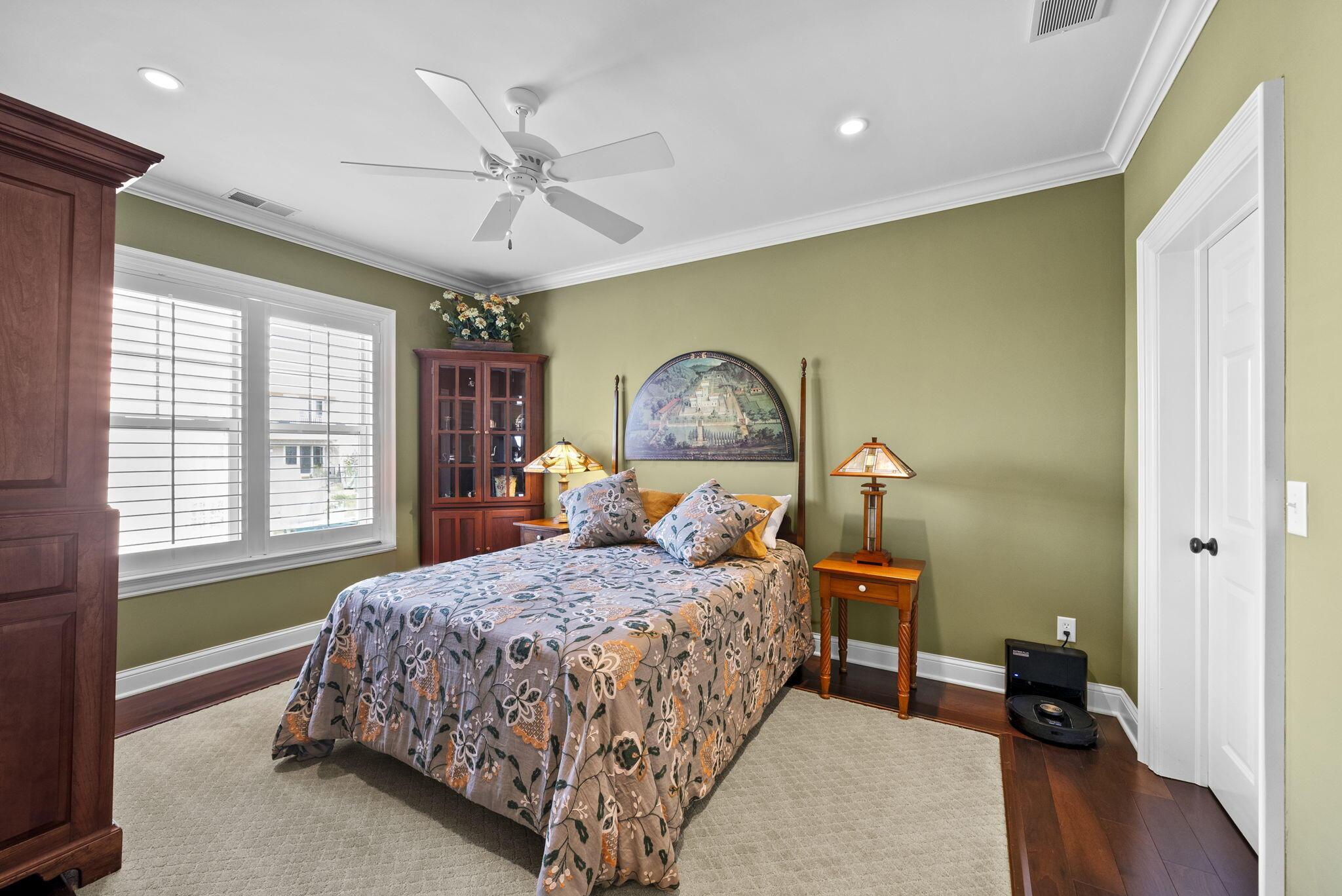 5735 Newbank Circle, 303