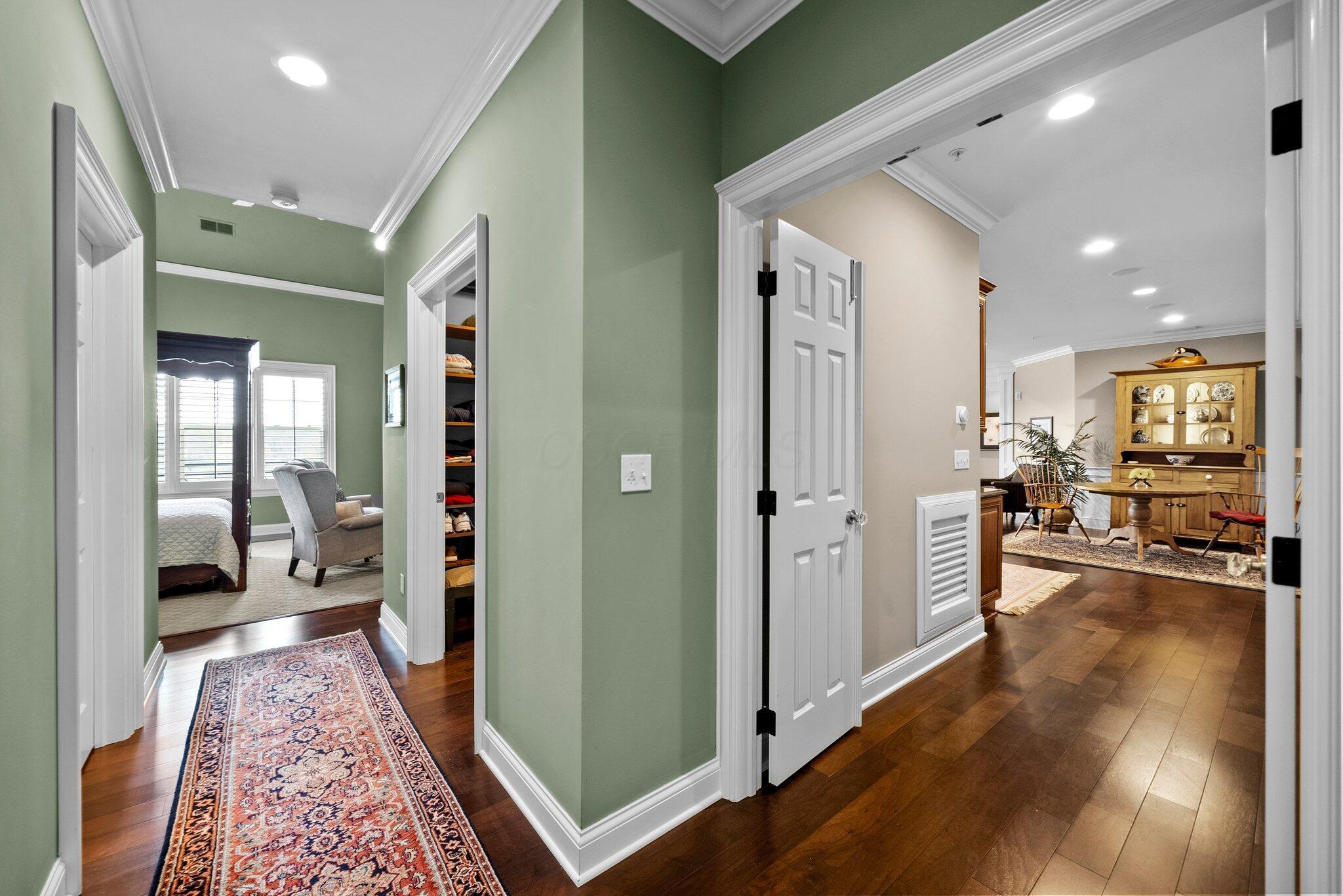 5735 Newbank Circle, 303