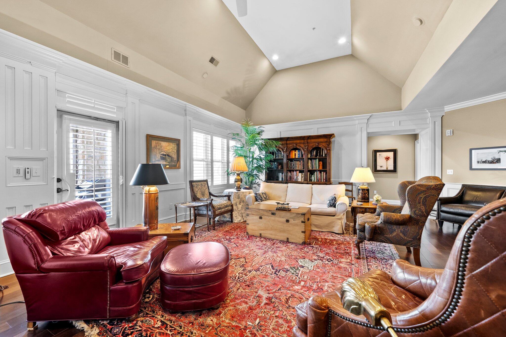 5735 Newbank Circle, 303