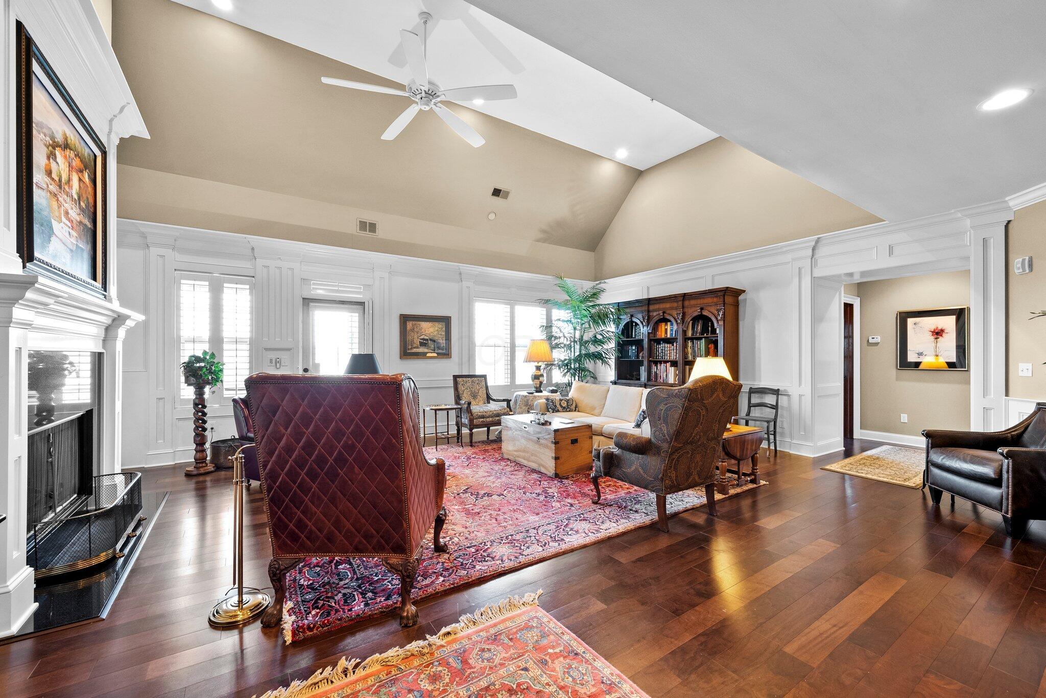 5735 Newbank Circle, 303