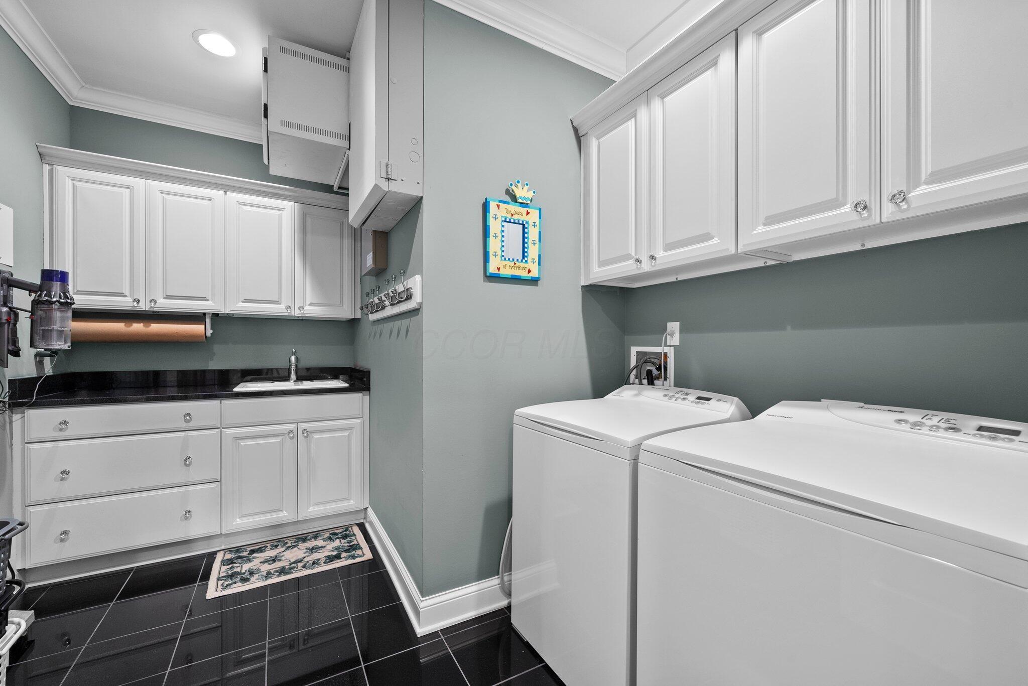 5735 Newbank Circle, 303