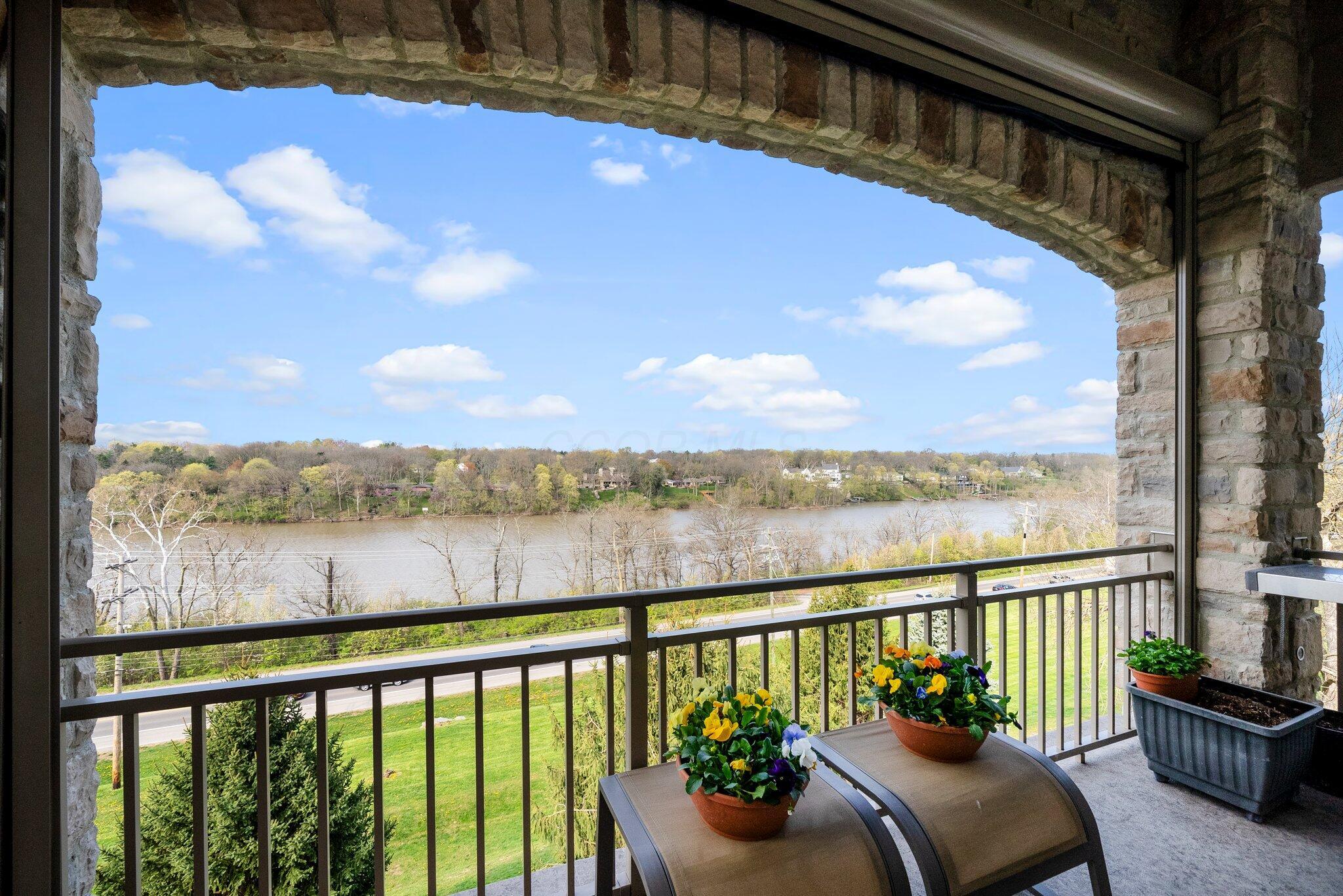 5735 Newbank Circle, 303